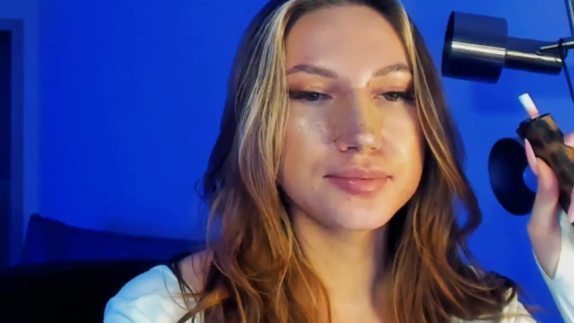 Gallery image thumbnail from LovelyGin's myfreecams stream on, 02/09/2026, 20:30 image 17 of 20