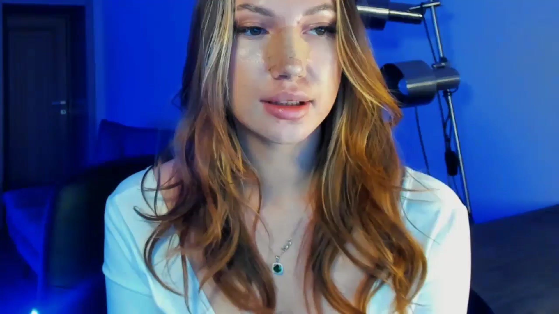 Gallery image thumbnail from LovelyGin's myfreecams stream on, 02/09/2026, 20:30 image 18 of 20