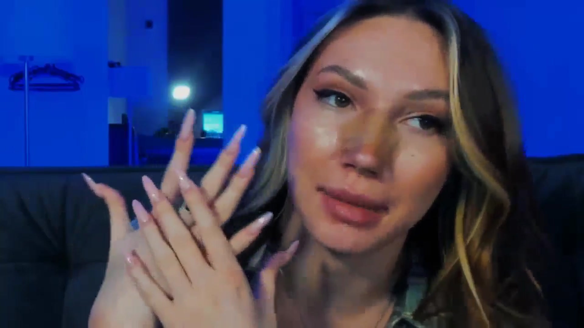 Gallery image thumbnail from LovelyGin's myfreecams stream on, 02/10/2026, 20:06 image 5 of 20