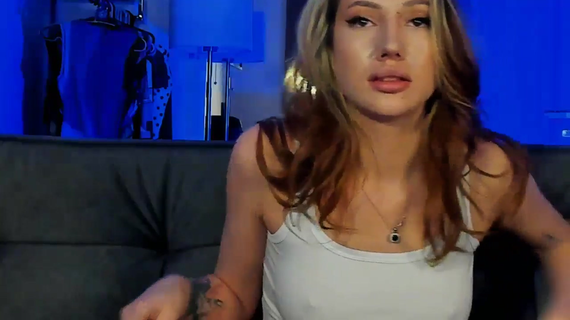 Gallery image thumbnail from LovelyGin's myfreecams stream on, 02/12/2026, 18:33 image 4 of 20