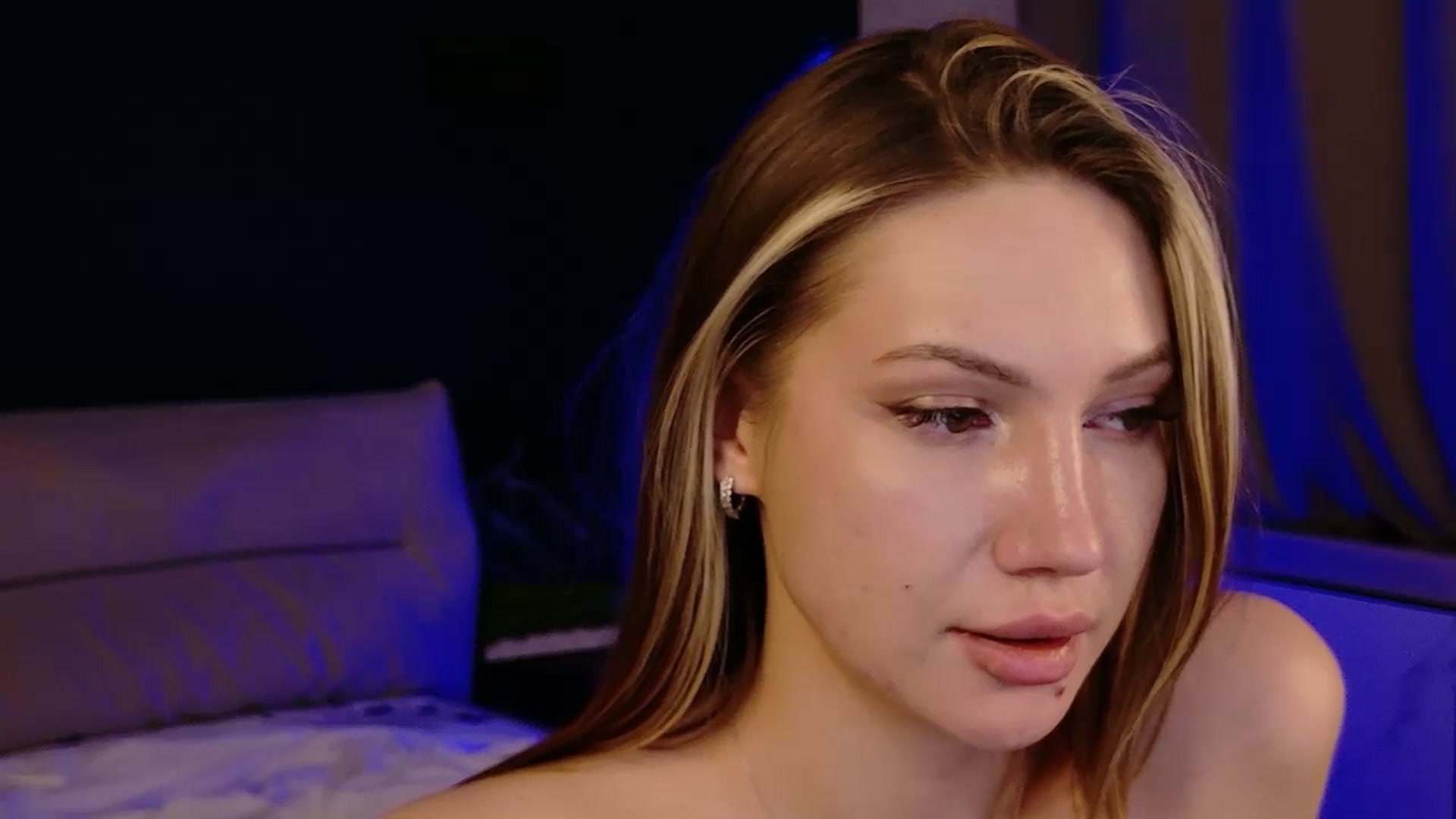 Gallery image thumbnail from LovelyGin's myfreecams stream on, 02/13/2026, 19:36 image 17 of 20