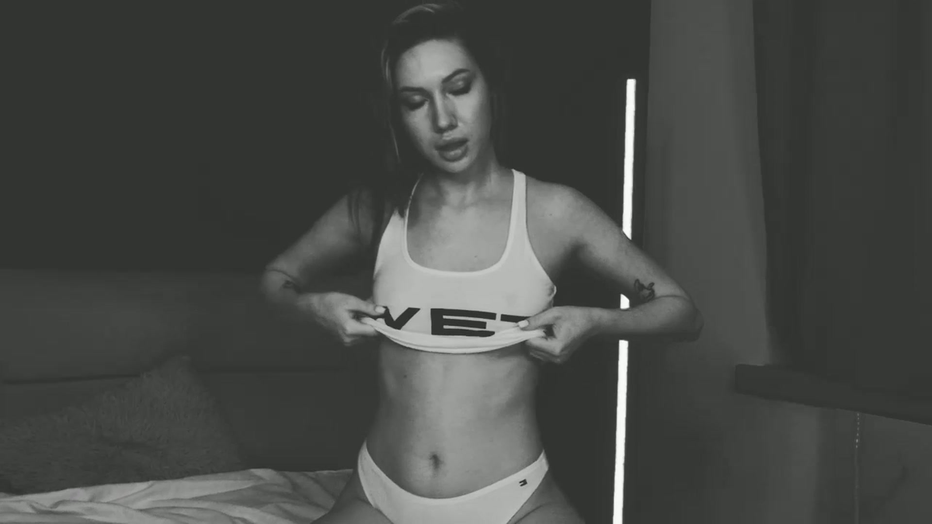 Gallery image thumbnail from LovelyGin's myfreecams stream on, 02/16/2026, 16:10 image 18 of 20