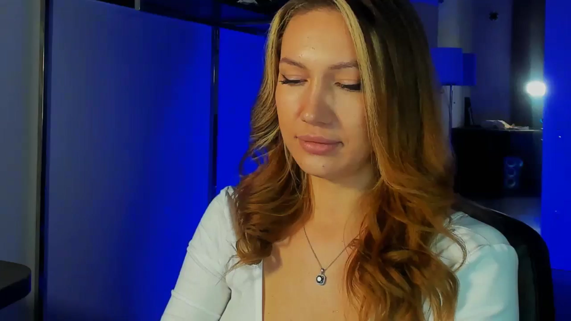 Gallery image thumbnail from LovelyGin's myfreecams stream on, 02/19/2026, 15:00 image 12 of 20