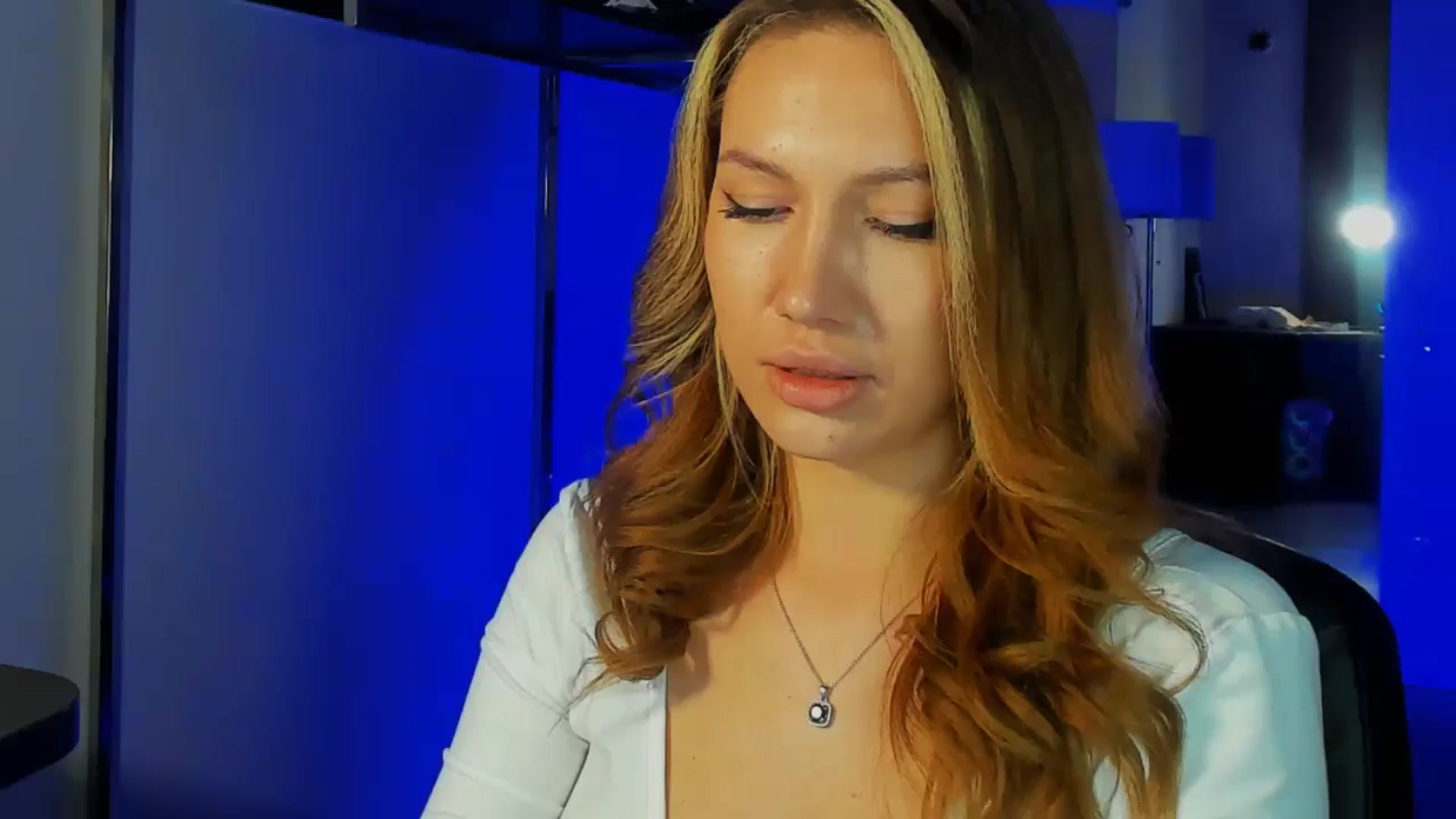 Gallery image thumbnail from LovelyGin's myfreecams stream on, 02/19/2026, 15:00 image 13 of 20