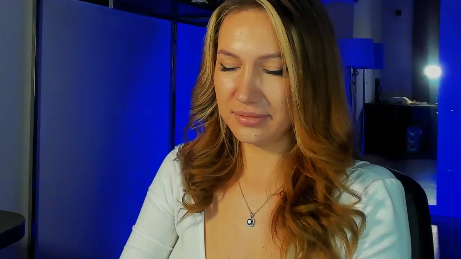 Gallery image thumbnail from LovelyGin's myfreecams stream on, 02/19/2026, 15:00 image 16 of 20