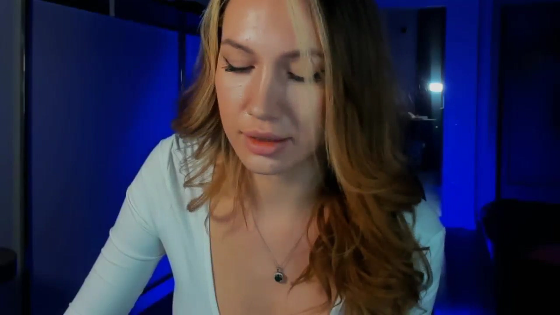 Gallery image thumbnail from LovelyGin's myfreecams stream on, 02/19/2026, 17:10 image 4 of 20