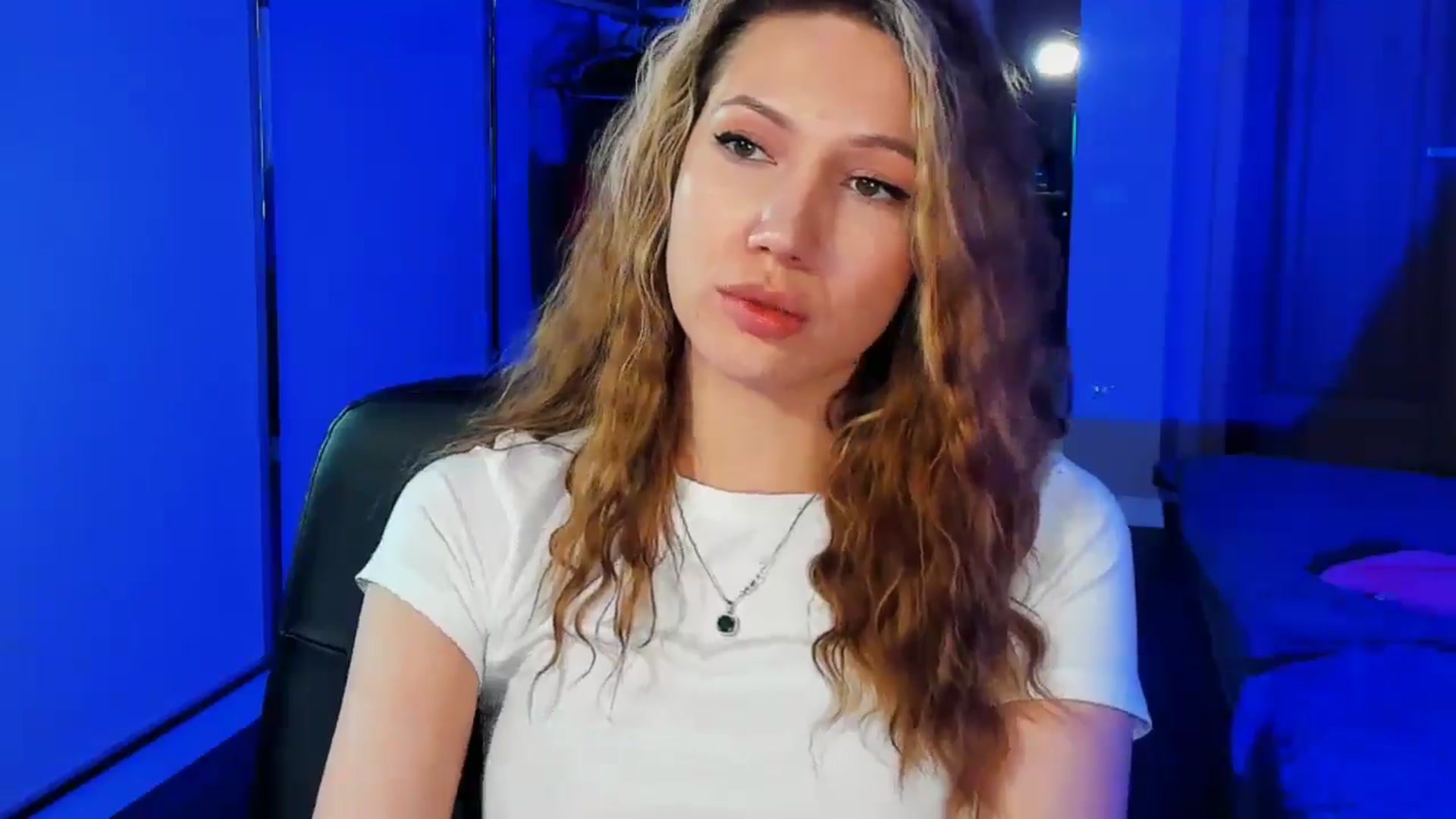 Gallery image thumbnail from LovelyGin's myfreecams stream on, 02/24/2026, 15:45 image 17 of 20