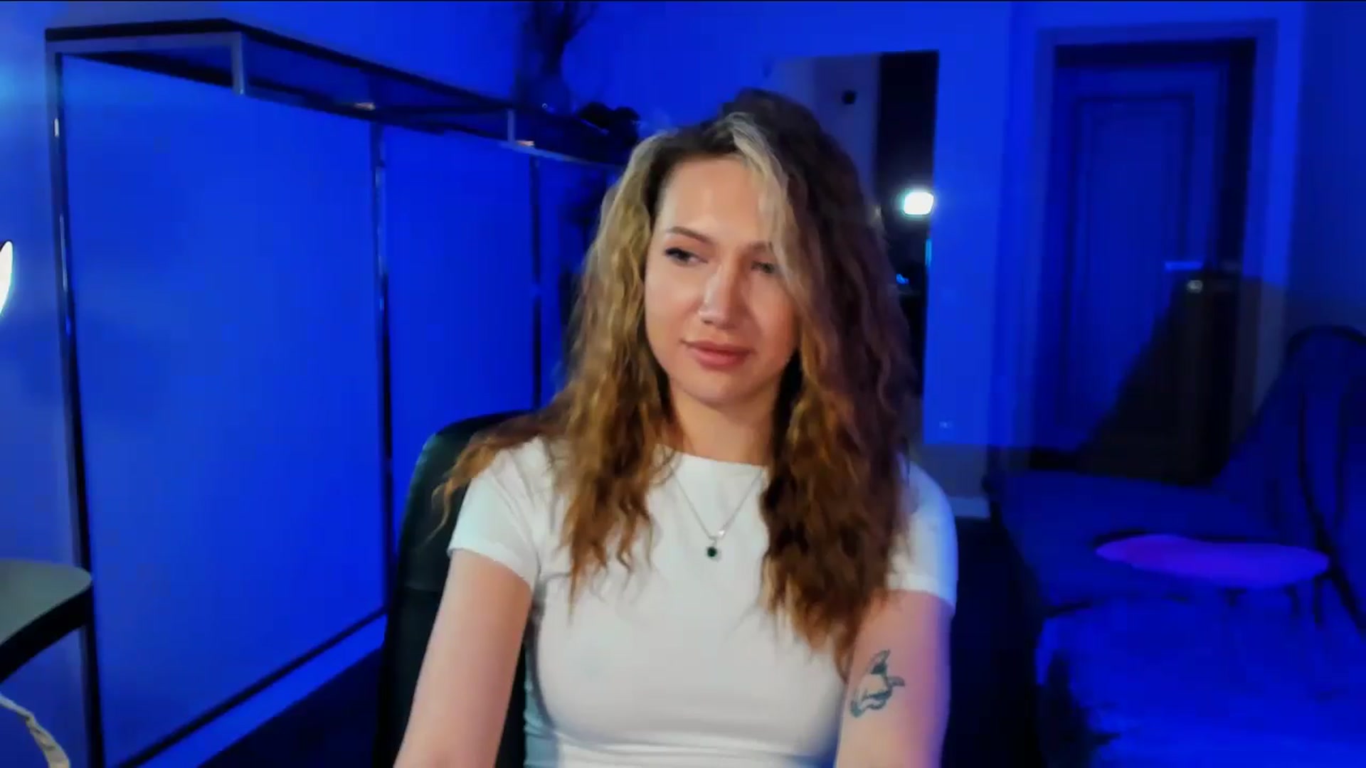 Gallery image thumbnail from LovelyGin's myfreecams stream on, 02/24/2026, 15:45 image 15 of 20