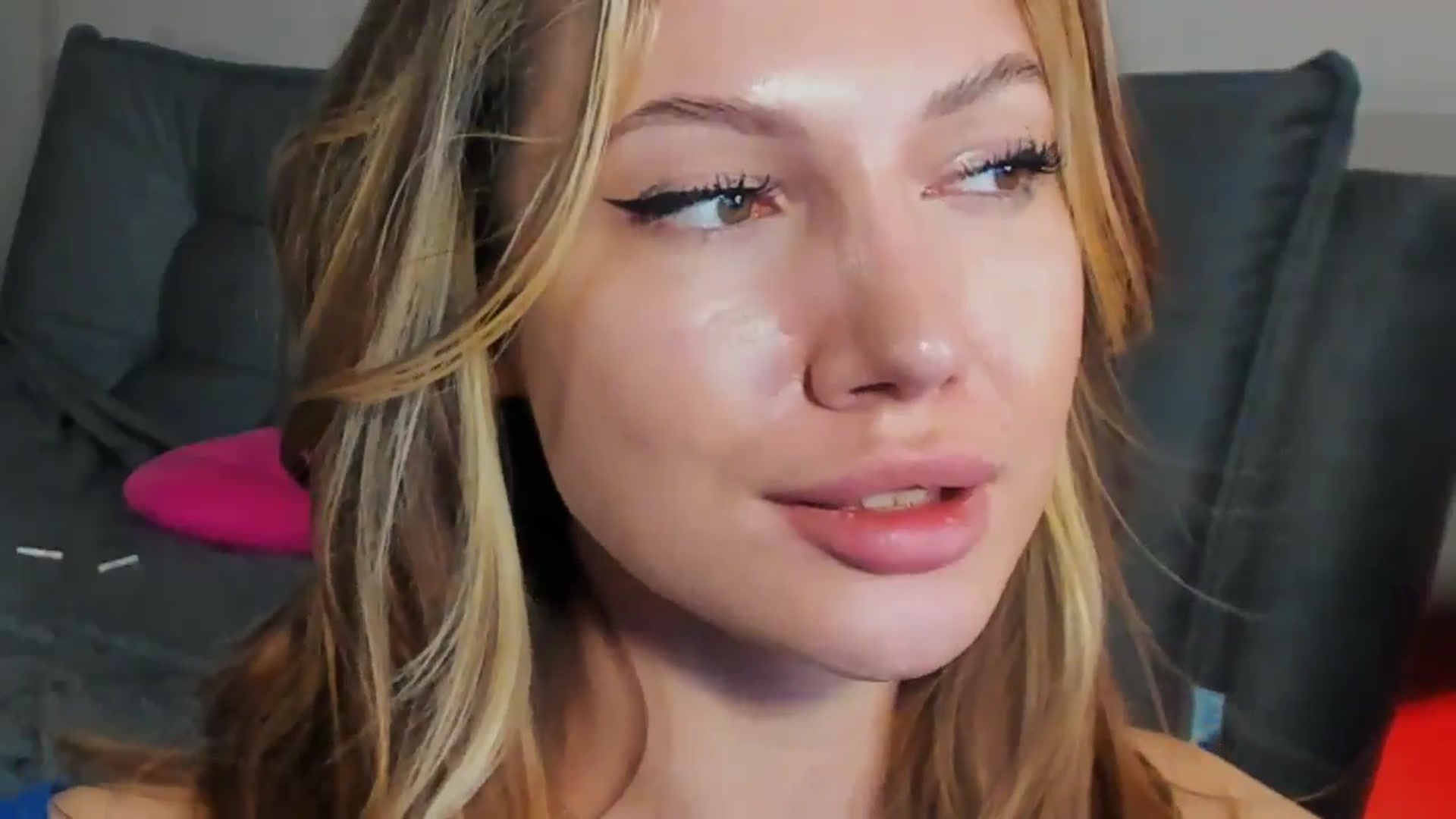 Gallery image thumbnail from LovelyGin's myfreecams stream on, 03/03/2026, 17:50 image 18 of 20