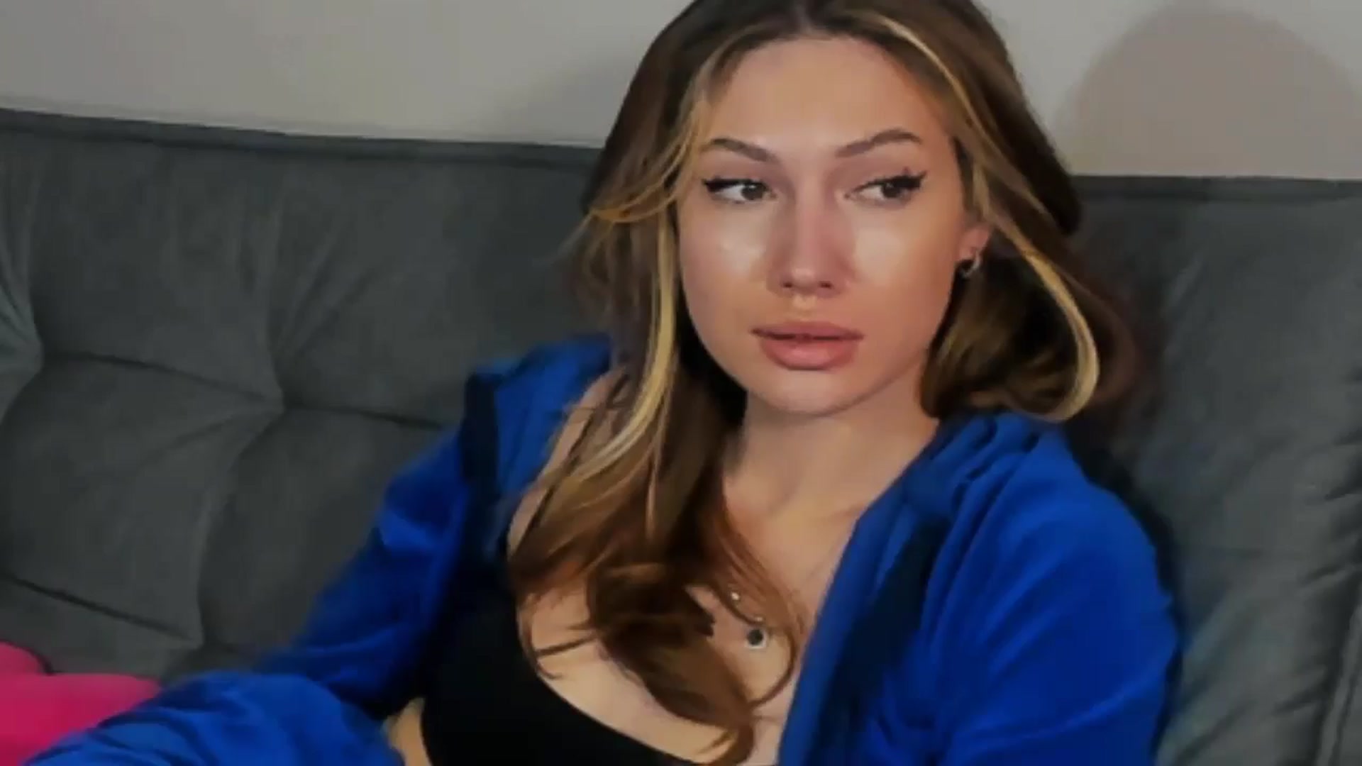 Gallery image thumbnail from LovelyGin's myfreecams stream on, 03/03/2026, 17:50 image 1 of 20