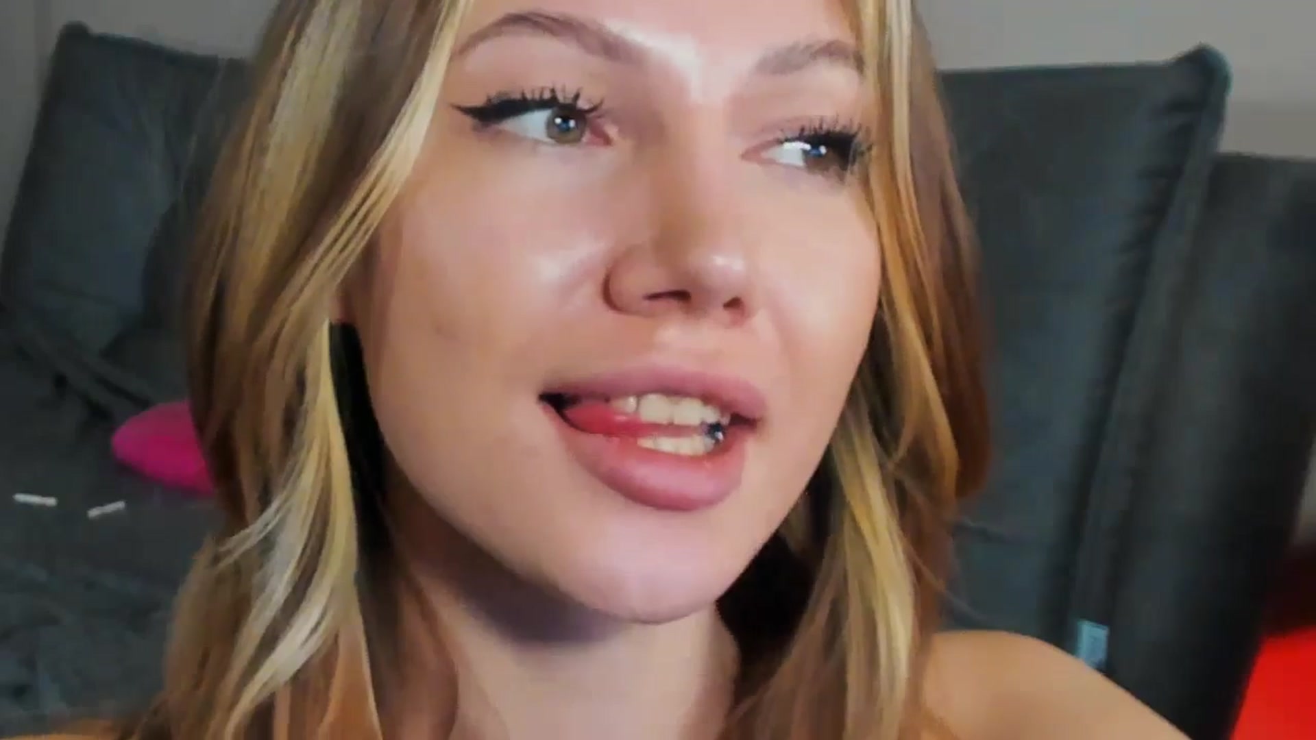 Gallery image thumbnail from LovelyGin's myfreecams stream on, 03/03/2026, 17:50 image 17 of 20