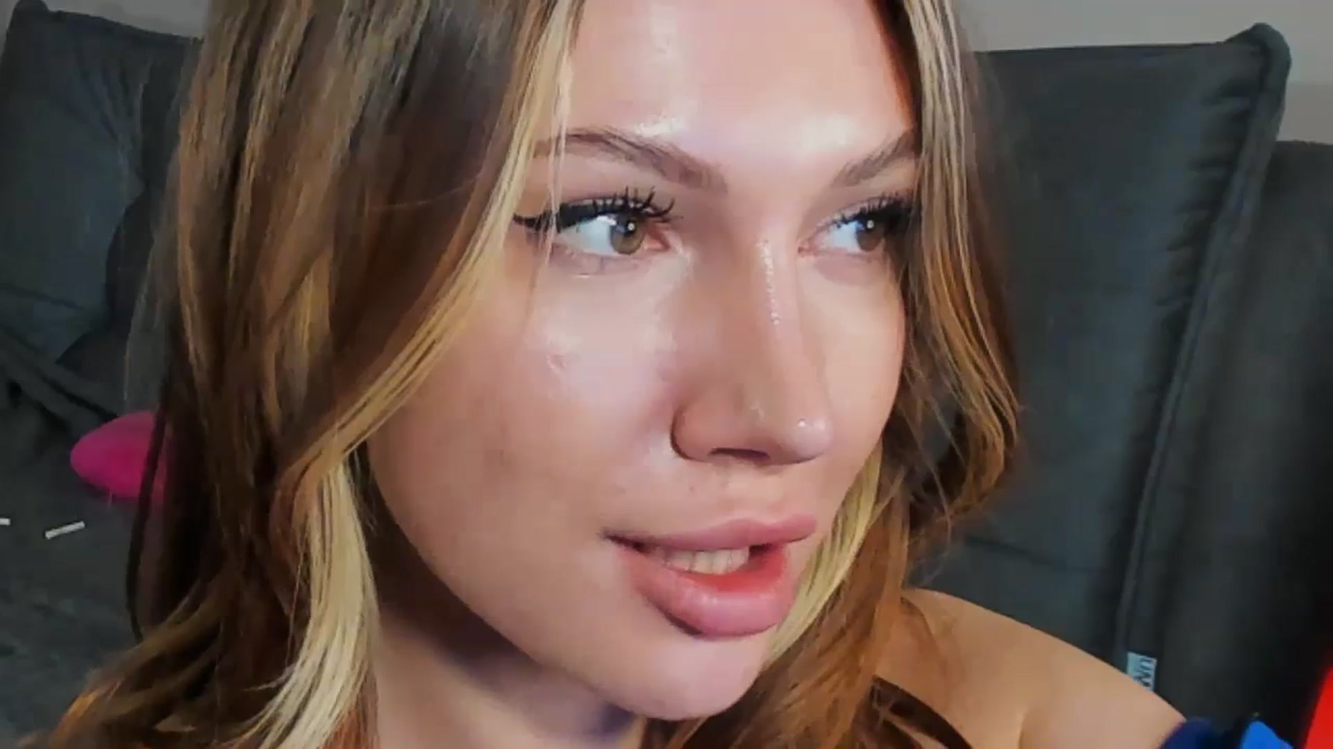 Gallery image thumbnail from LovelyGin's myfreecams stream on, 03/03/2026, 17:50 image 15 of 20