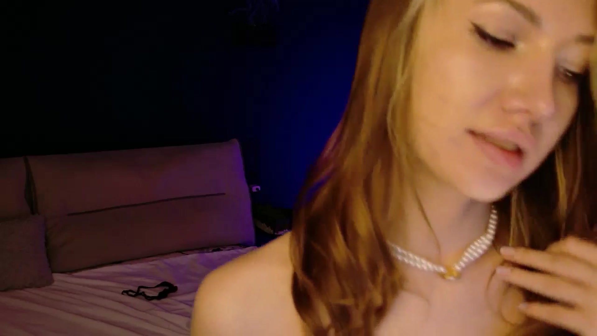 Gallery image thumbnail from LovelyGin's myfreecams stream on, 03/05/2026, 18:37 image 20 of 20