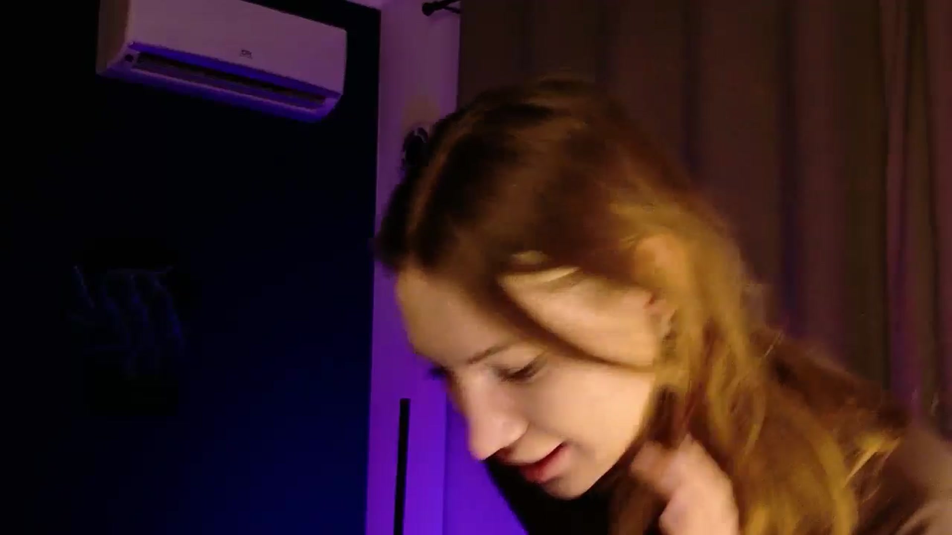 Gallery image thumbnail from LovelyGin's myfreecams stream on, 03/05/2026, 20:48 image 18 of 20
