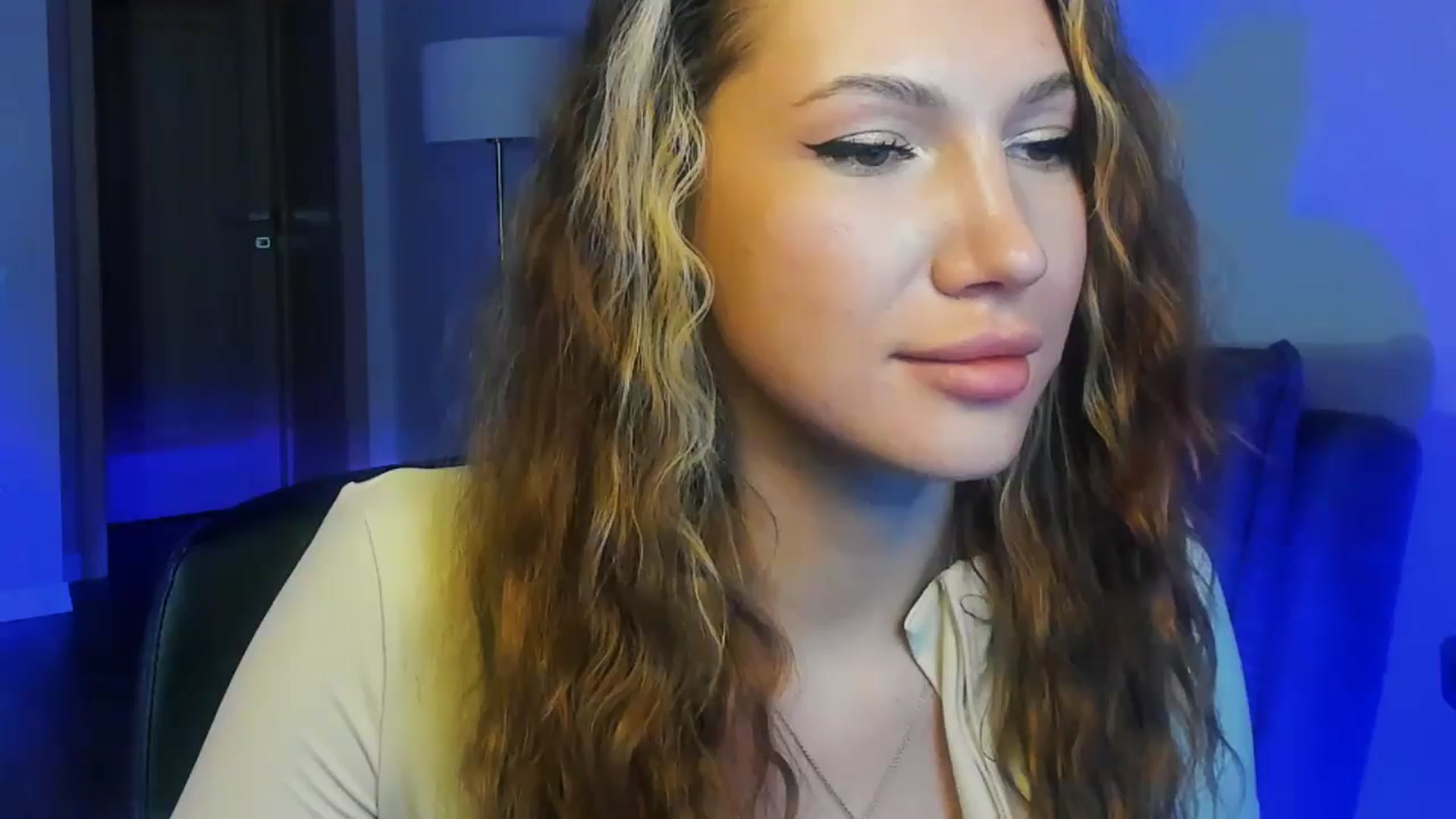 Gallery image thumbnail from LovelyGin's myfreecams stream on, 03/06/2026, 18:51 image 18 of 20
