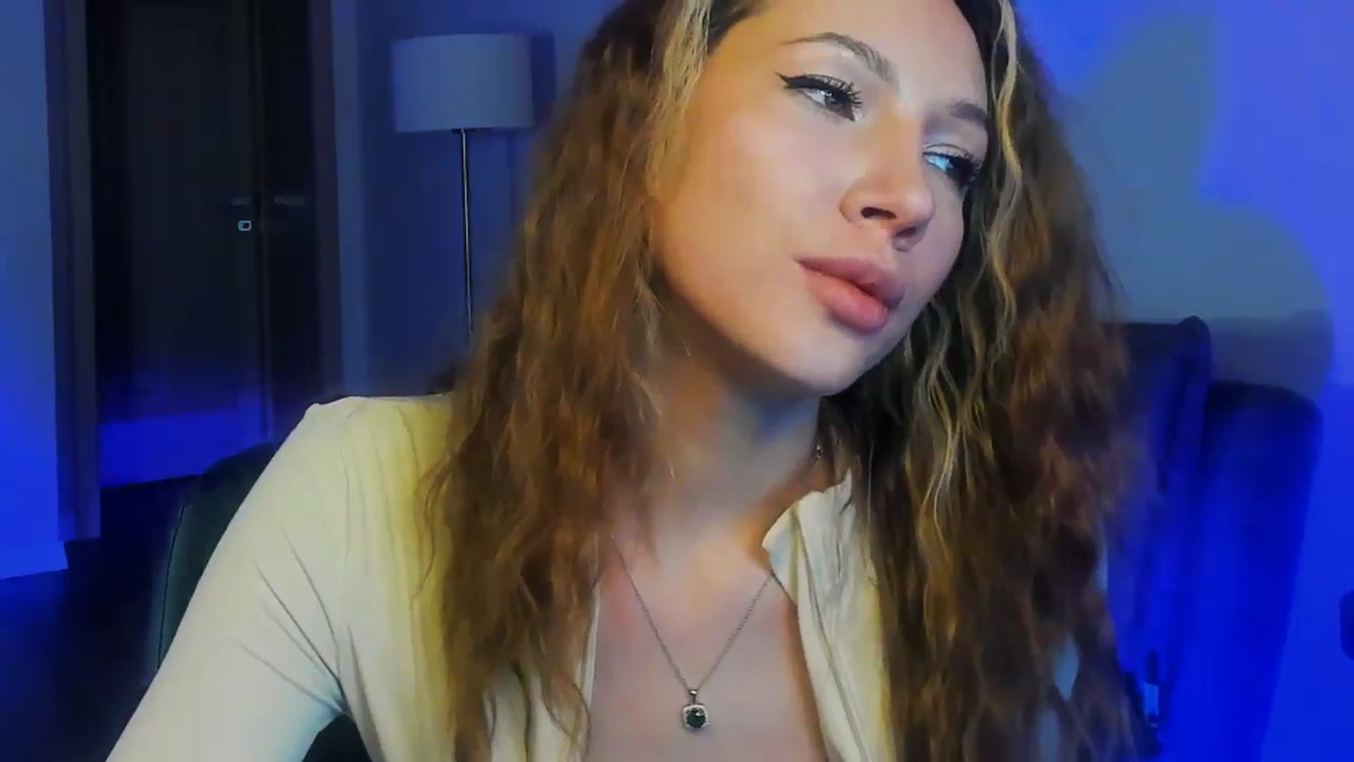 Gallery image thumbnail from LovelyGin's myfreecams stream on, 03/06/2026, 18:51 image 16 of 20