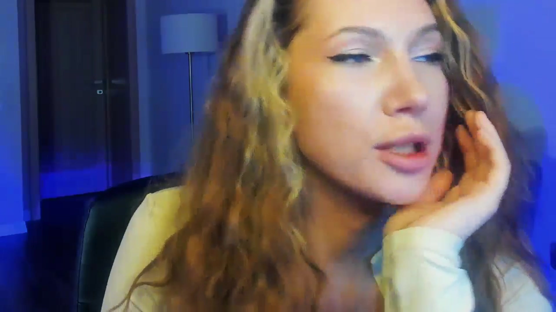 Gallery image thumbnail from LovelyGin's myfreecams stream on, 03/06/2026, 18:51 image 17 of 20