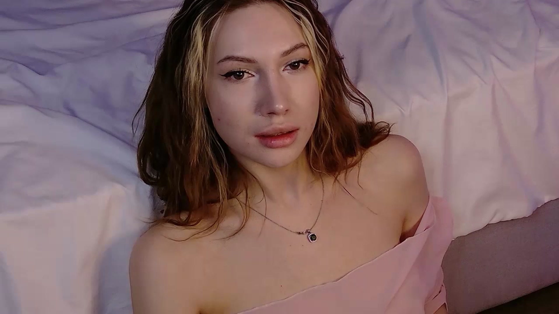 Gallery image thumbnail from LovelyGin's myfreecams stream on, 03/09/2026, 18:52 image 11 of 20