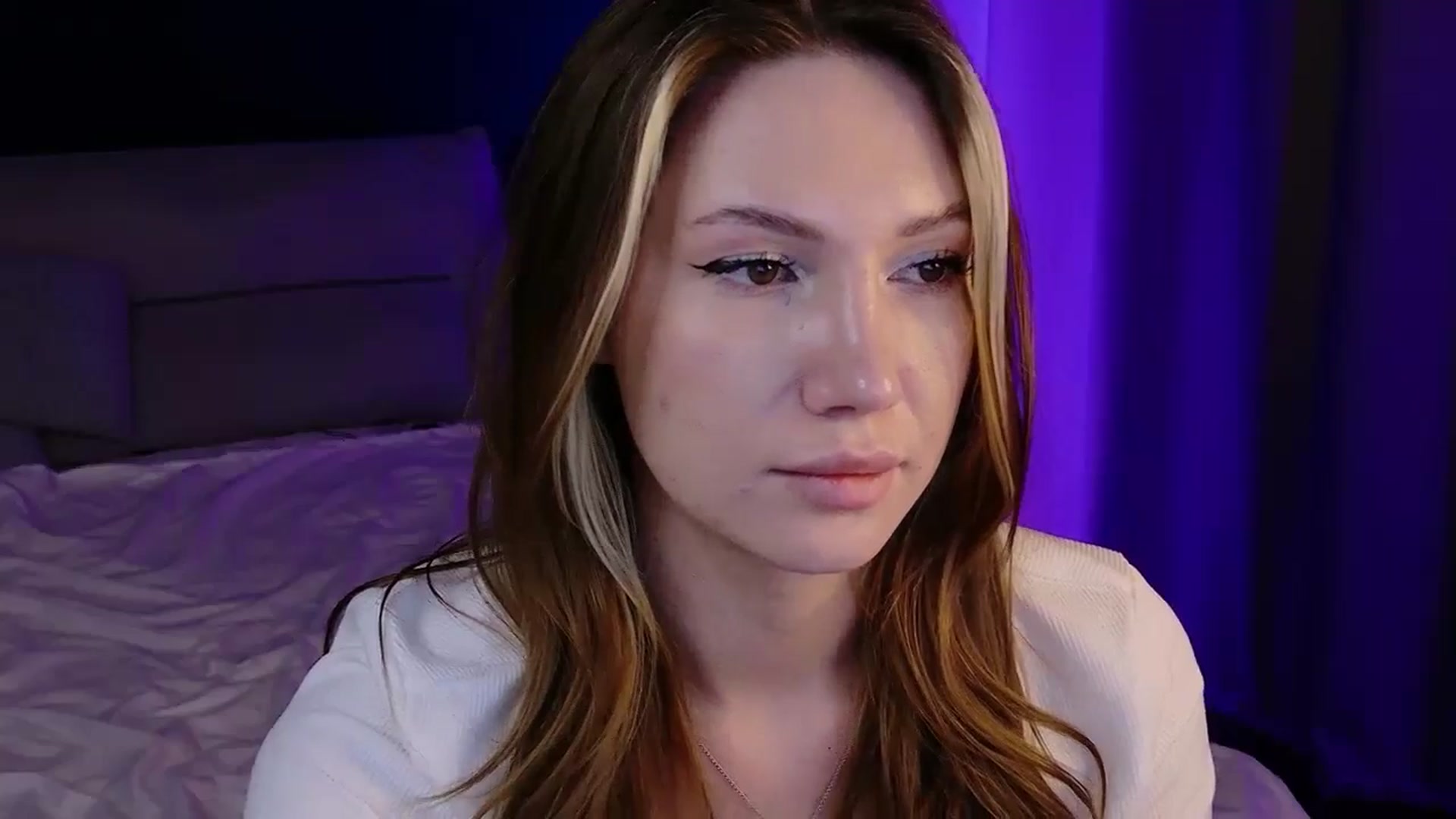Gallery image thumbnail from LovelyGin's myfreecams stream on, 03/10/2026, 20:56 image 10 of 20