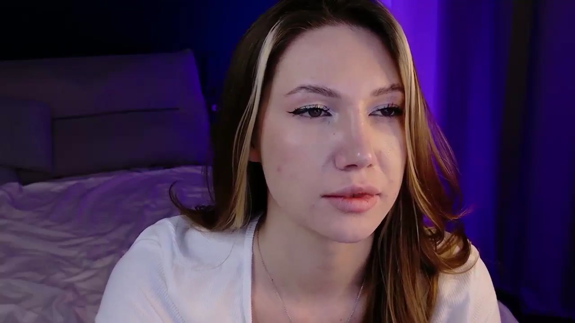 Gallery image thumbnail from LovelyGin's myfreecams stream on, 03/10/2026, 20:56 image 16 of 20