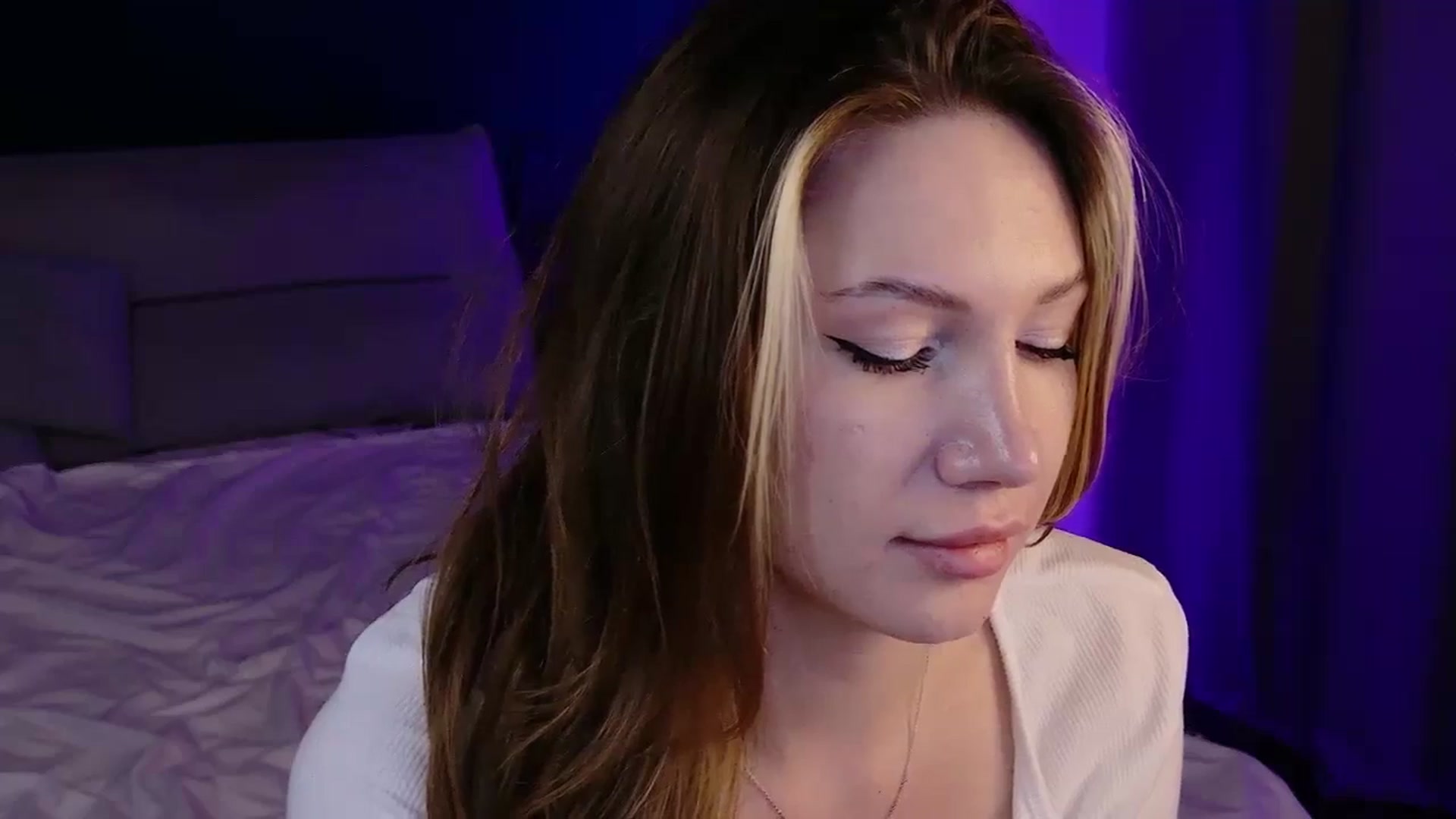 Gallery image thumbnail from LovelyGin's myfreecams stream on, 03/10/2026, 20:56 image 11 of 20