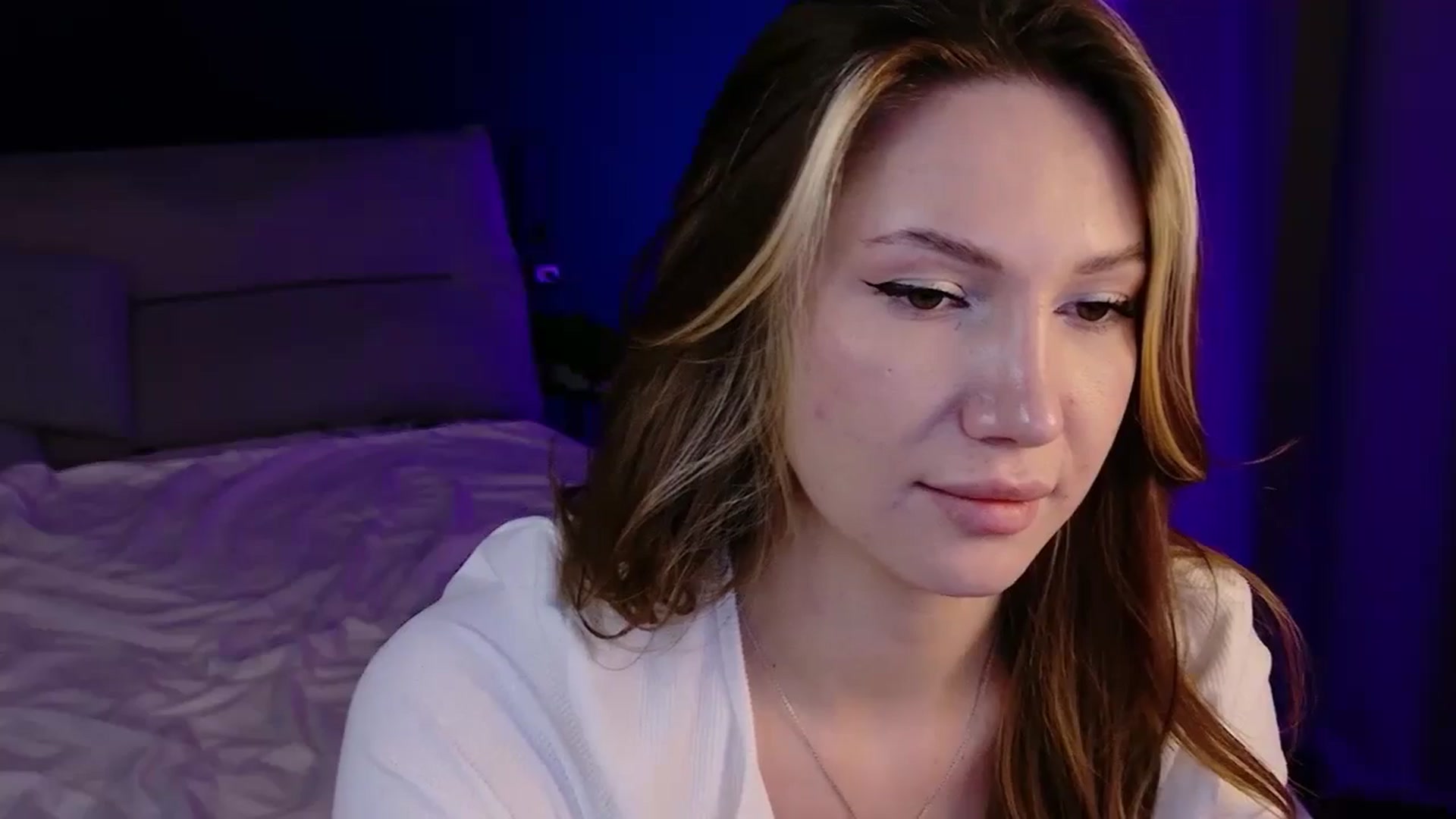 Gallery image thumbnail from LovelyGin's myfreecams stream on, 03/10/2026, 20:56 image 15 of 20