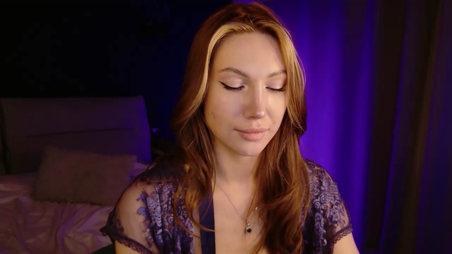Gallery image thumbnail from LovelyGin's myfreecams stream on, 03/18/2026, 21:02 image 15 of 20