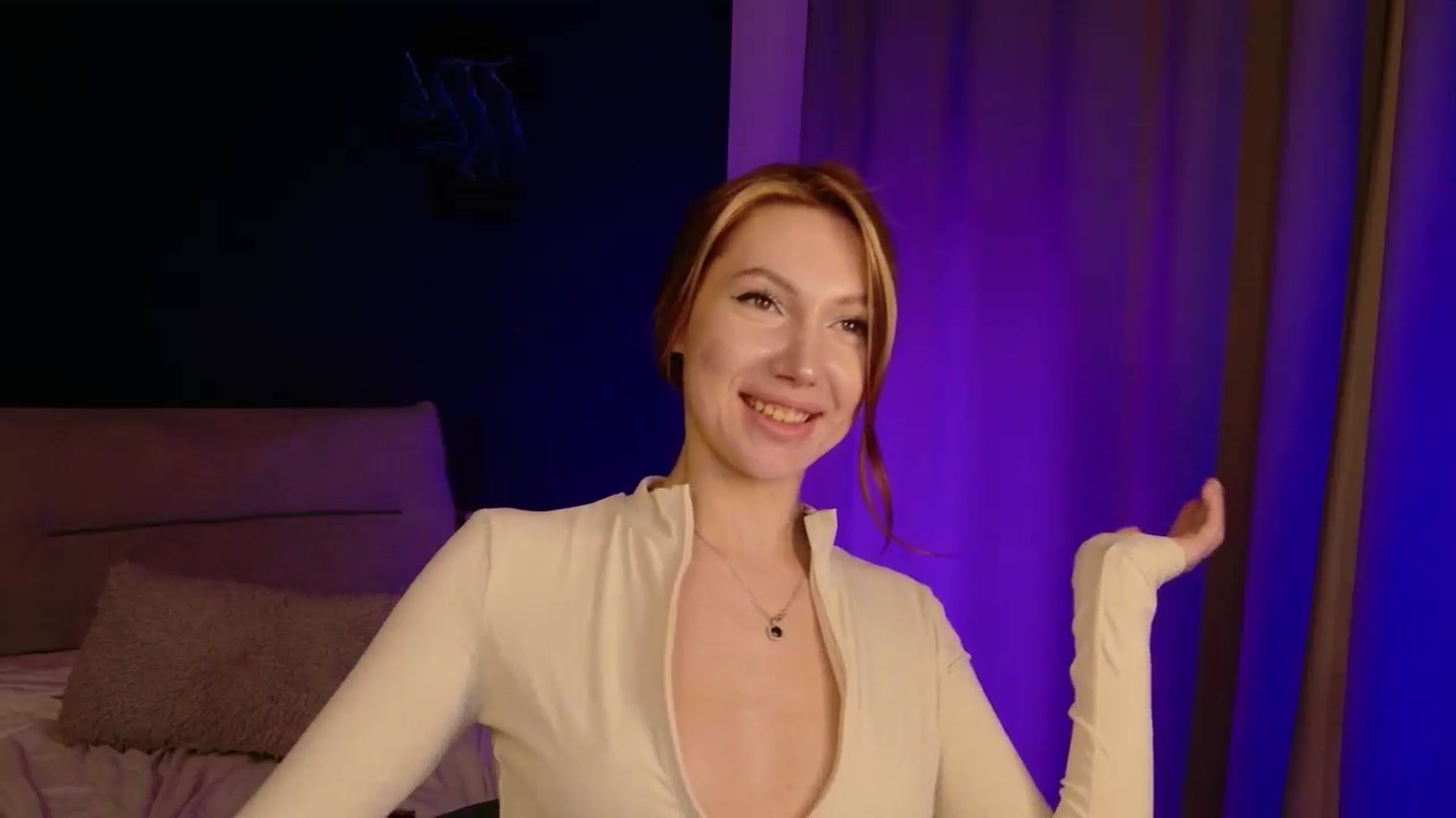 Gallery image thumbnail from LovelyGin's myfreecams stream on, 03/18/2026, 21:02 image 18 of 20