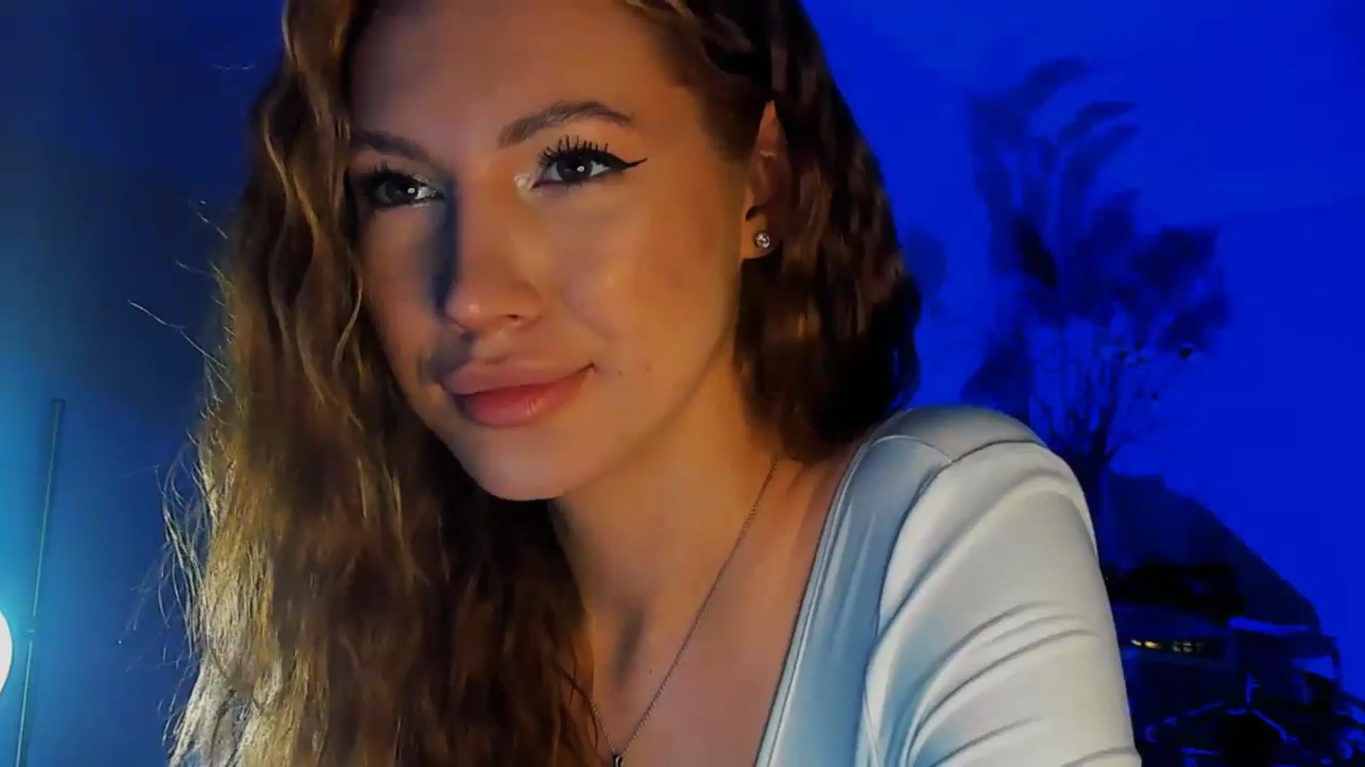 Gallery image thumbnail from LovelyGin's myfreecams stream on, 03/19/2026, 16:38 image 15 of 20