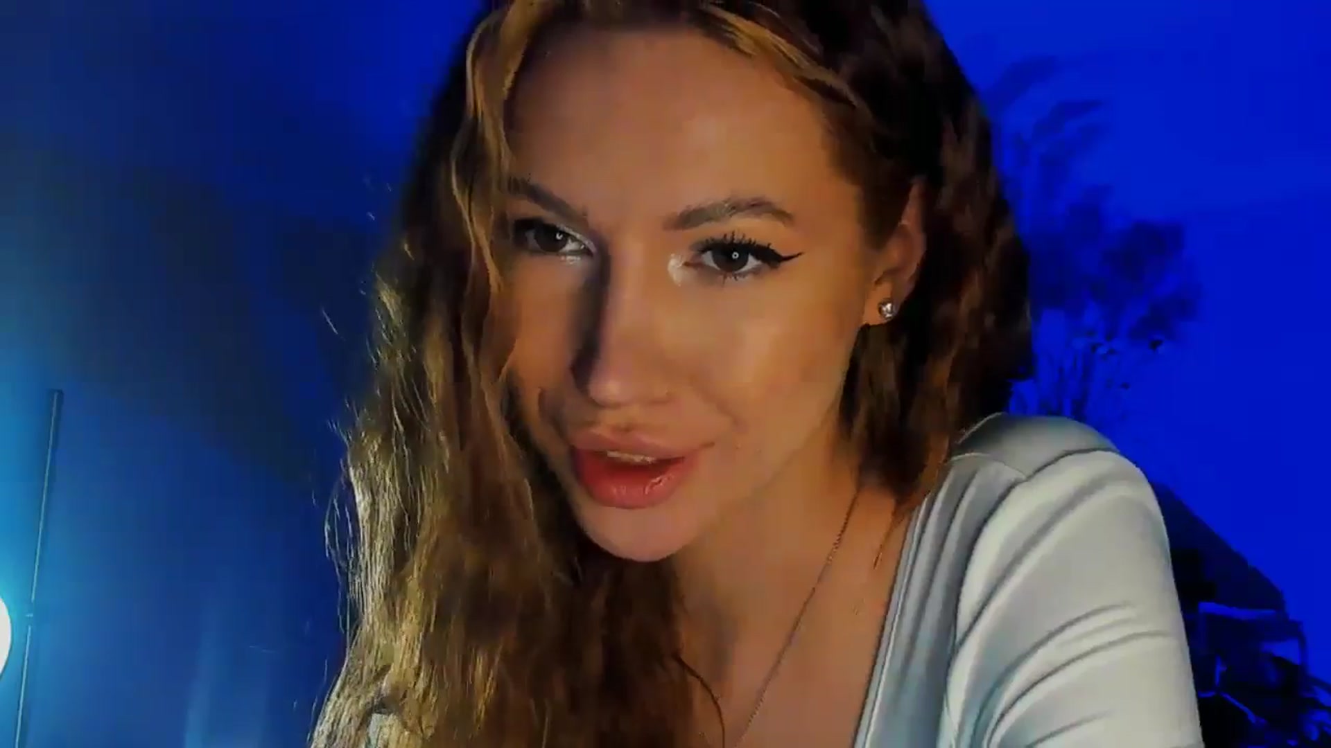 Gallery image thumbnail from LovelyGin's myfreecams stream on, 03/19/2026, 16:38 image 16 of 20