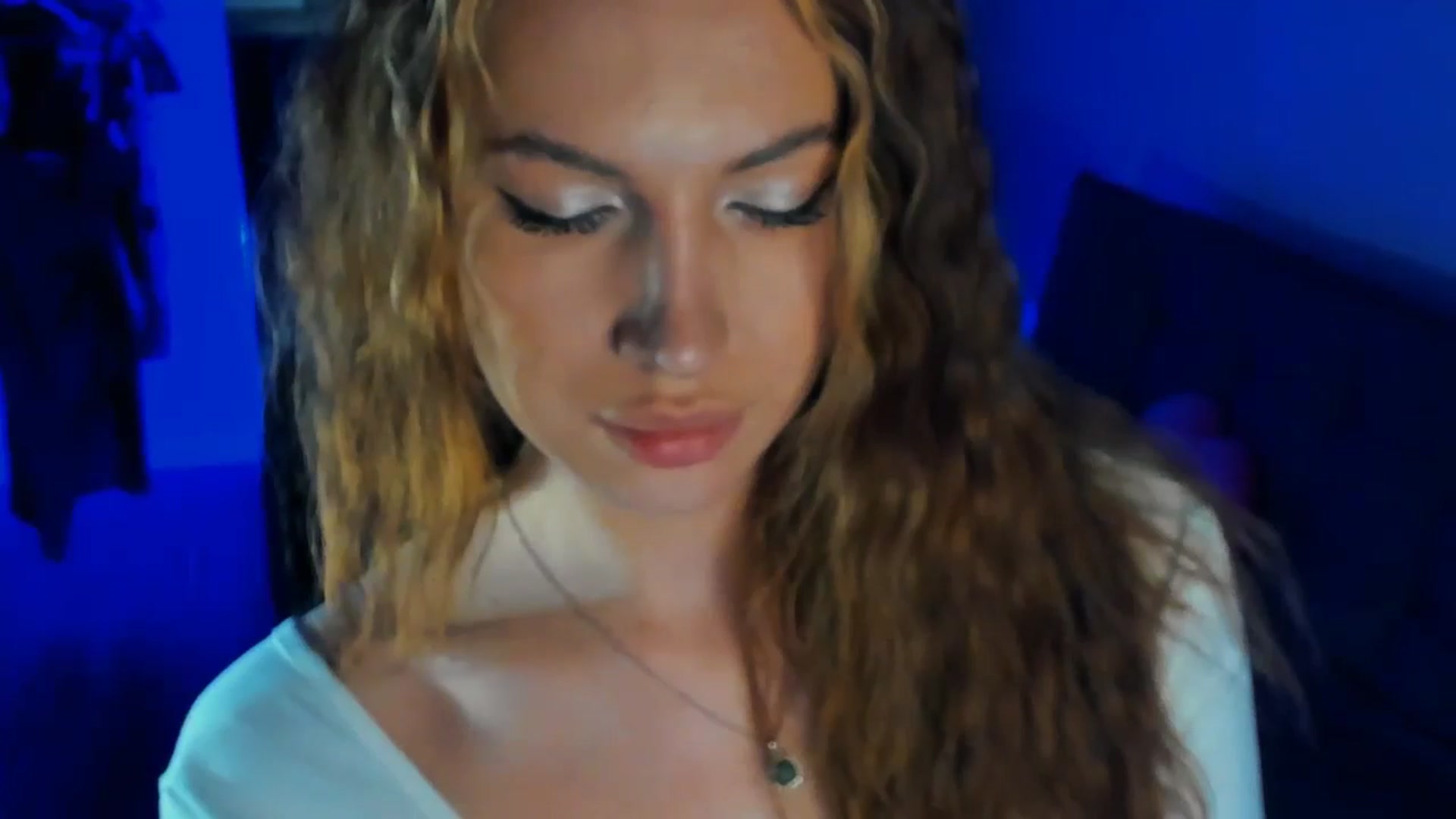 Gallery image thumbnail from LovelyGin's myfreecams stream on, 03/19/2026, 18:04 image 6 of 20