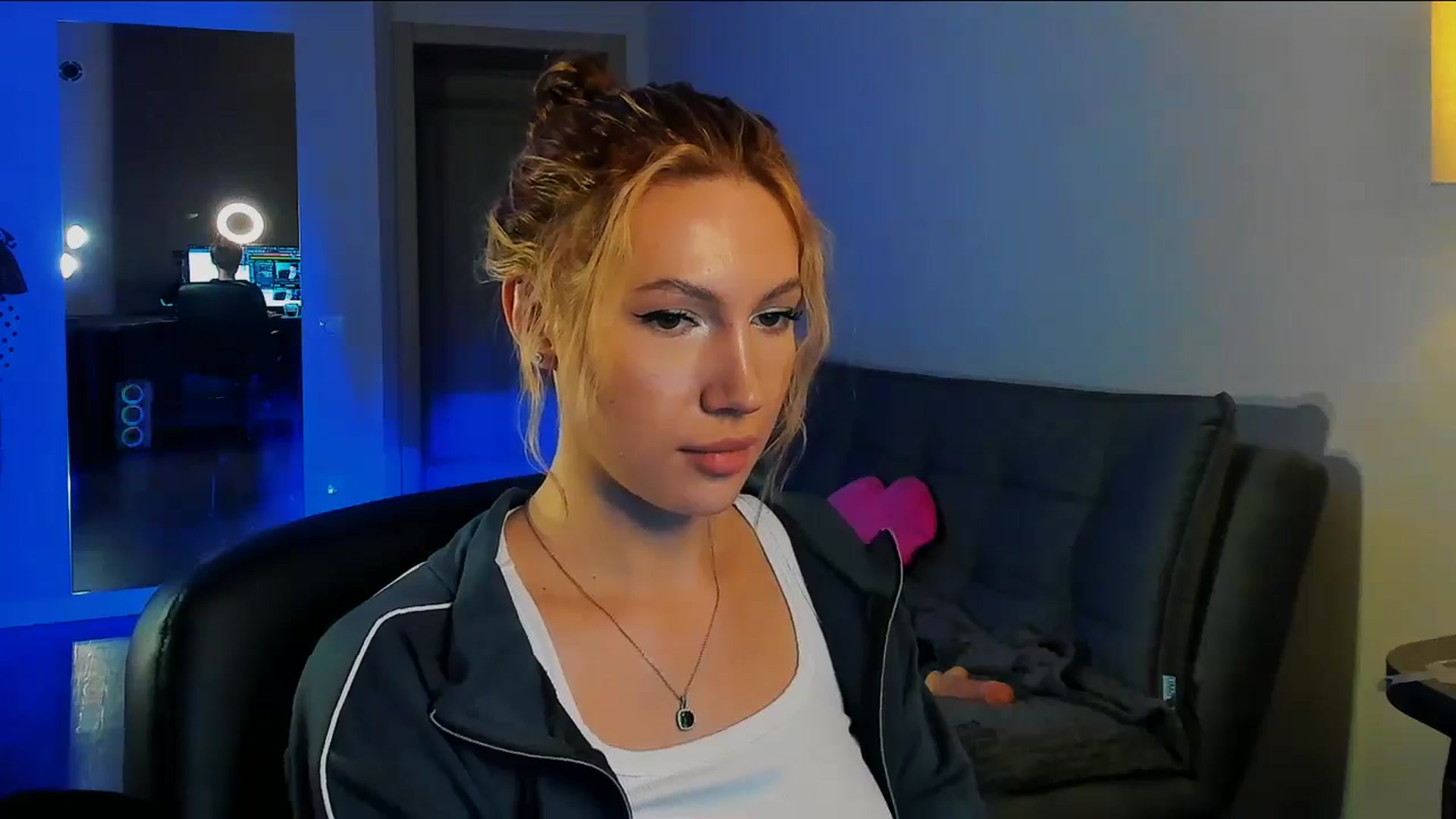 Gallery image thumbnail from LovelyGin's myfreecams stream on, 03/19/2026, 21:42 image 13 of 20