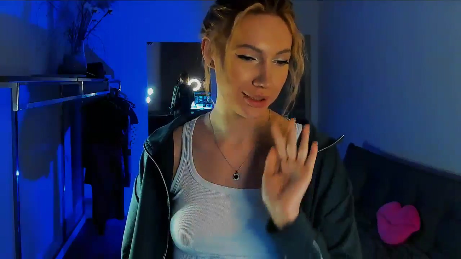 Gallery image thumbnail from LovelyGin's myfreecams stream on, 03/19/2026, 21:42 image 11 of 20
