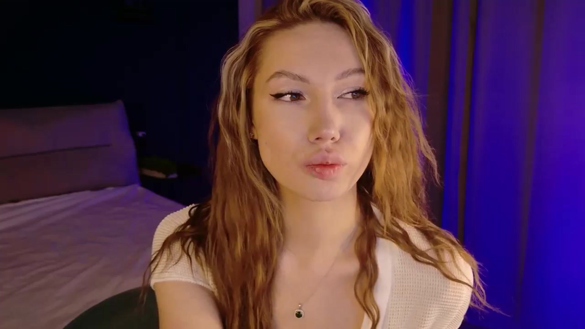 Gallery image thumbnail from LovelyGin's myfreecams stream on, 03/25/2026, 15:32 image 19 of 20