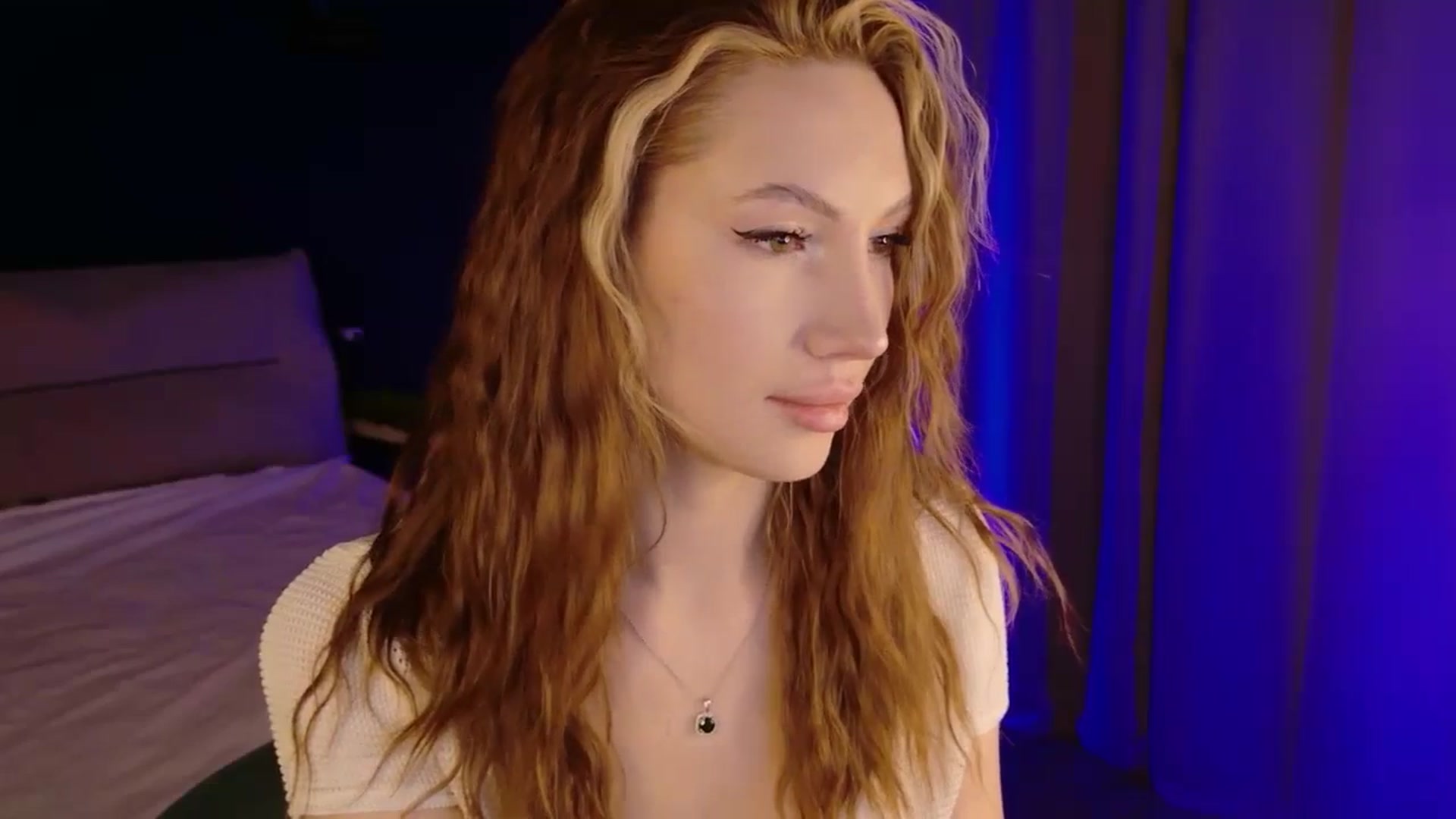 Gallery image thumbnail from LovelyGin's myfreecams stream on, 03/25/2026, 15:32 image 18 of 20