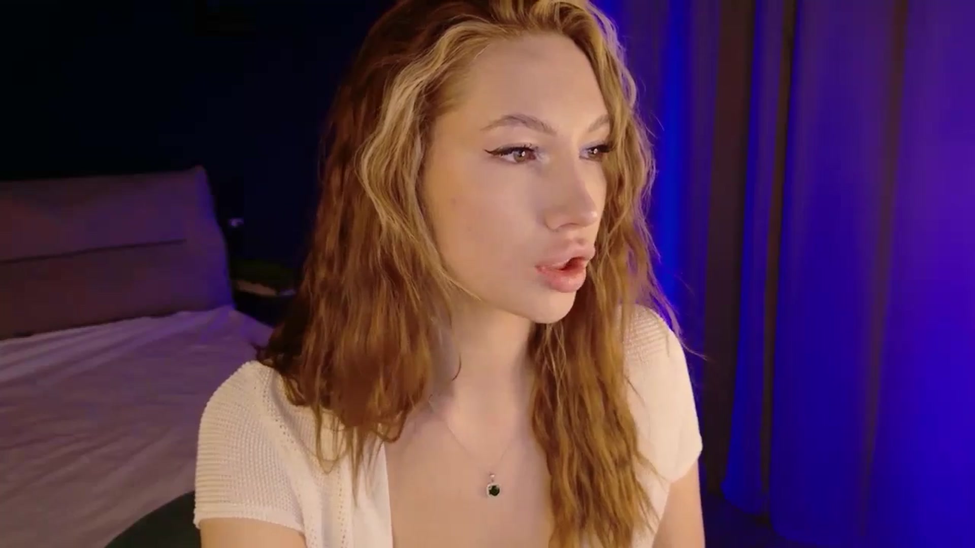 Gallery image thumbnail from LovelyGin's myfreecams stream on, 03/25/2026, 15:32 image 12 of 20