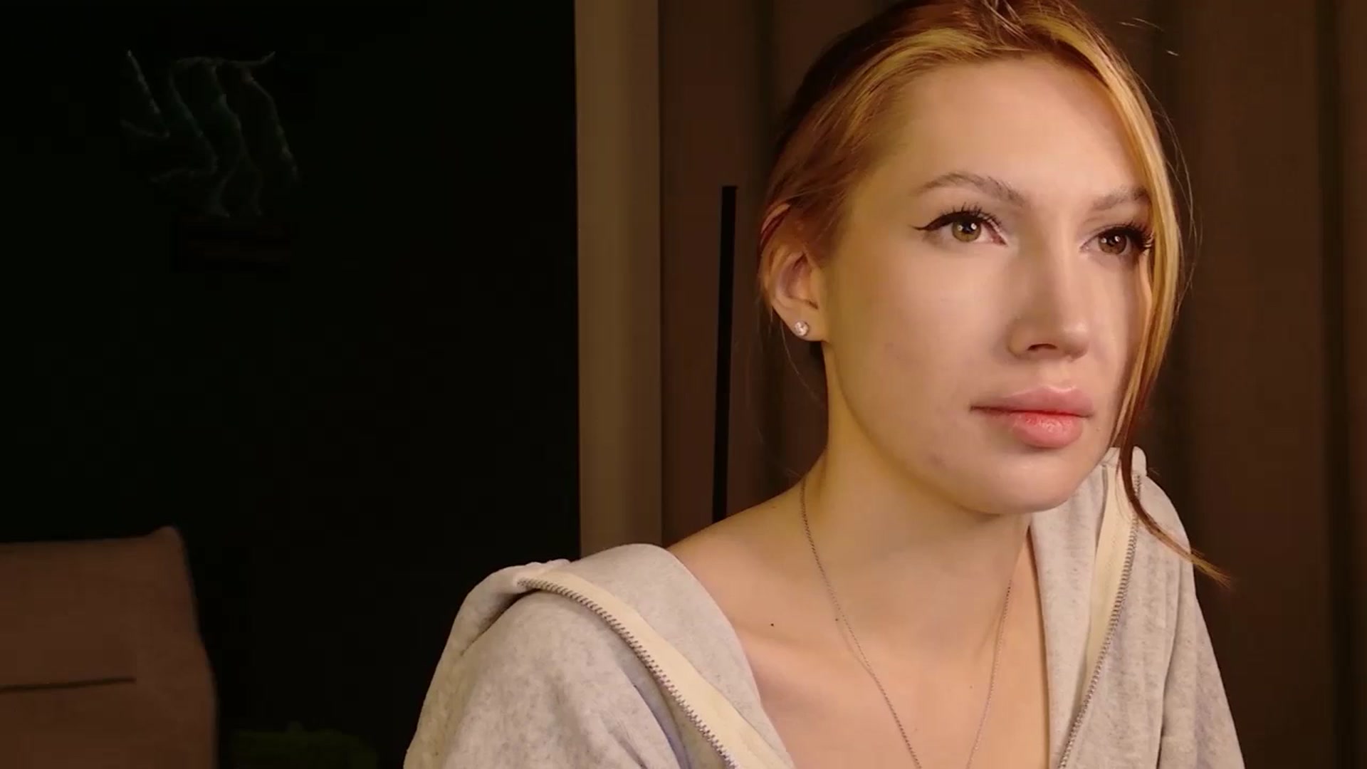 Gallery image thumbnail from LovelyGin's myfreecams stream on, 03/27/2026, 21:14 image 19 of 20