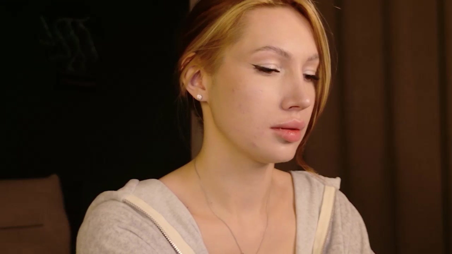 Gallery image thumbnail from LovelyGin's myfreecams stream on, 03/27/2026, 21:14 image 18 of 20