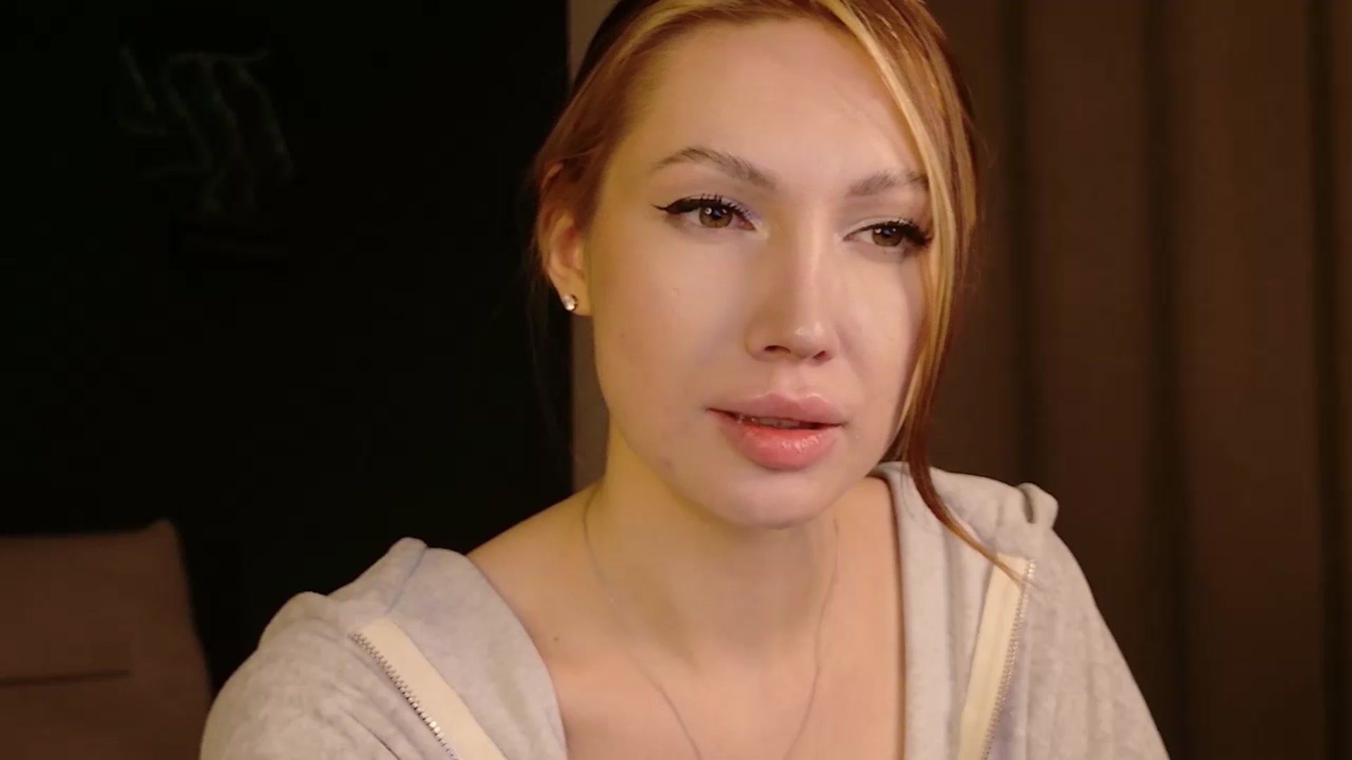 Gallery image thumbnail from LovelyGin's myfreecams stream on, 03/27/2026, 21:14 image 17 of 20