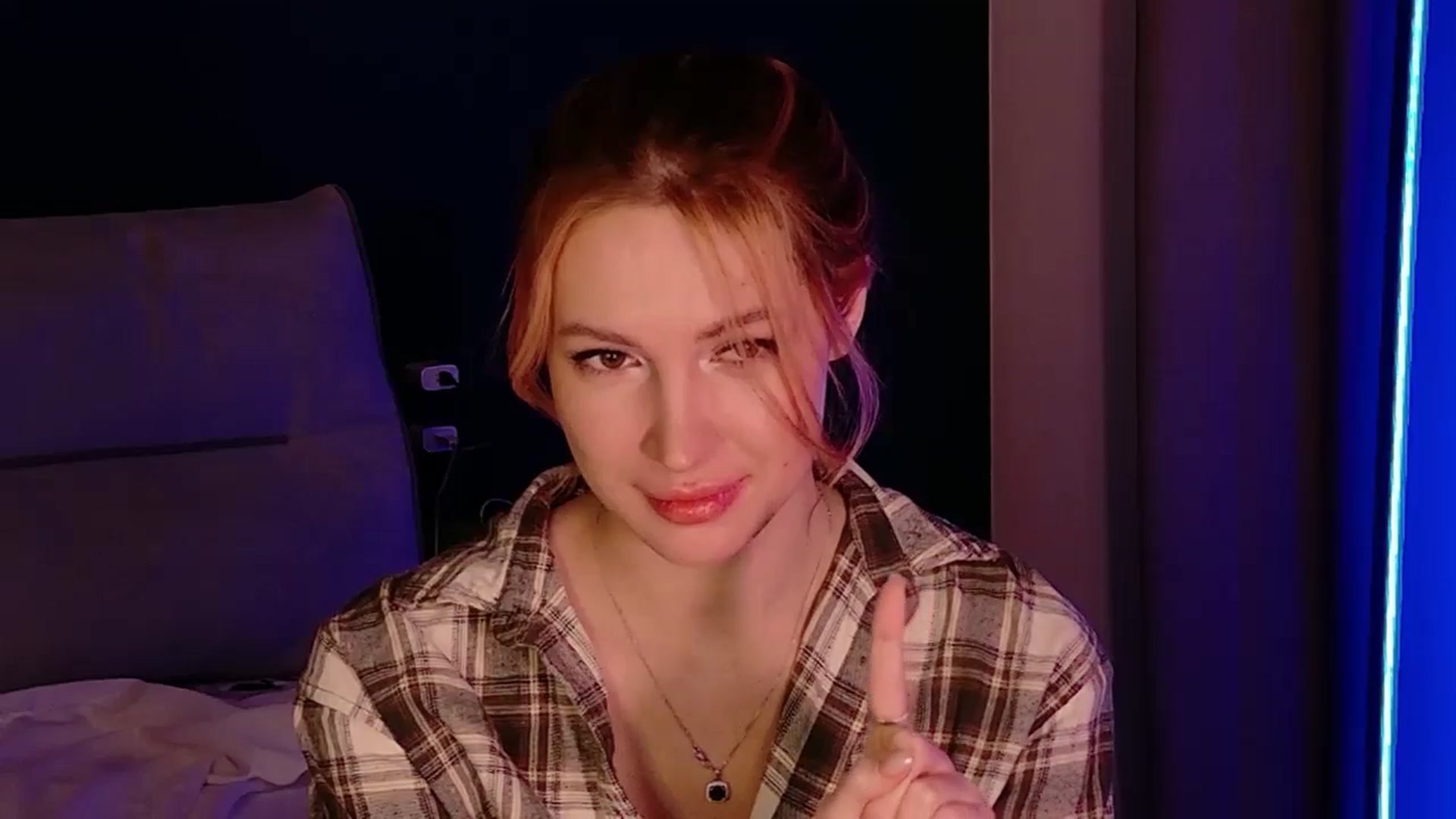 Gallery image thumbnail from LovelyGin's myfreecams stream on, 04/28/2026, 20:09 image 14 of 20
