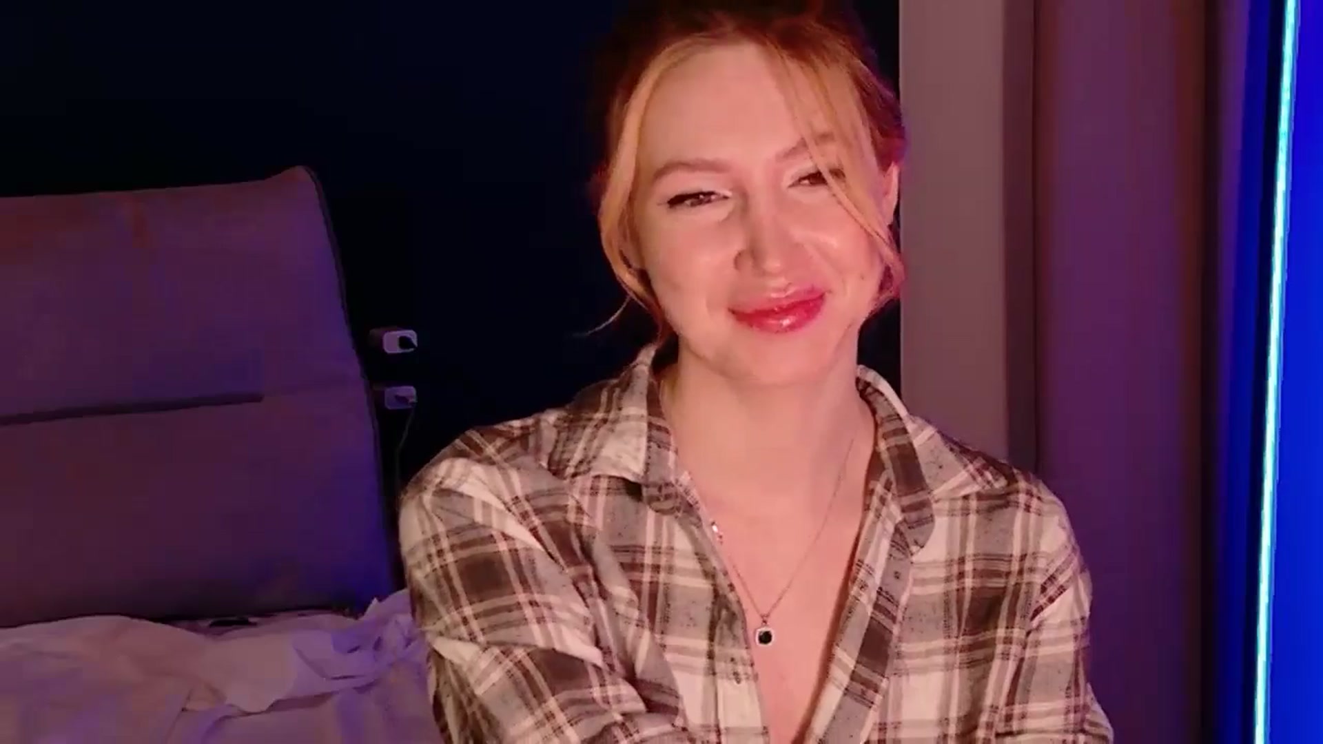 Gallery image thumbnail from LovelyGin's myfreecams stream on, 04/28/2026, 20:09 image 11 of 20