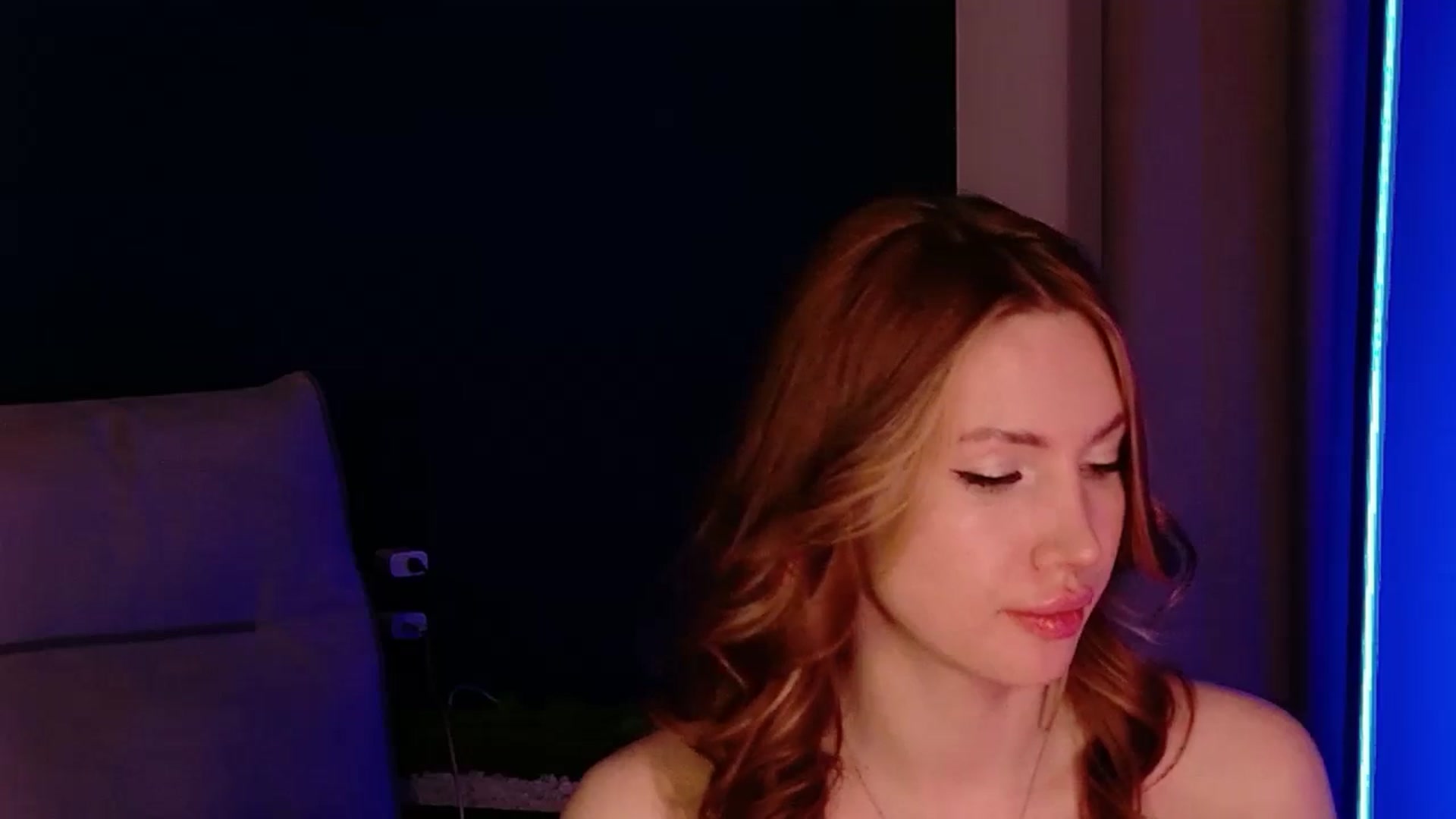 Gallery image thumbnail from LovelyGin's myfreecams stream on, 04/28/2026, 20:09 image 18 of 20