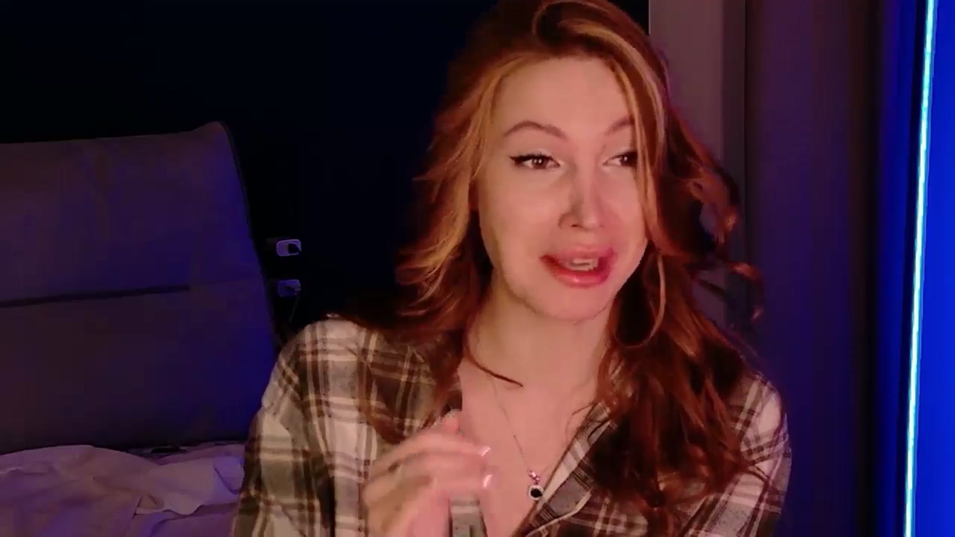 Gallery image thumbnail from LovelyGin's myfreecams stream on, 04/28/2026, 20:09 image 15 of 20