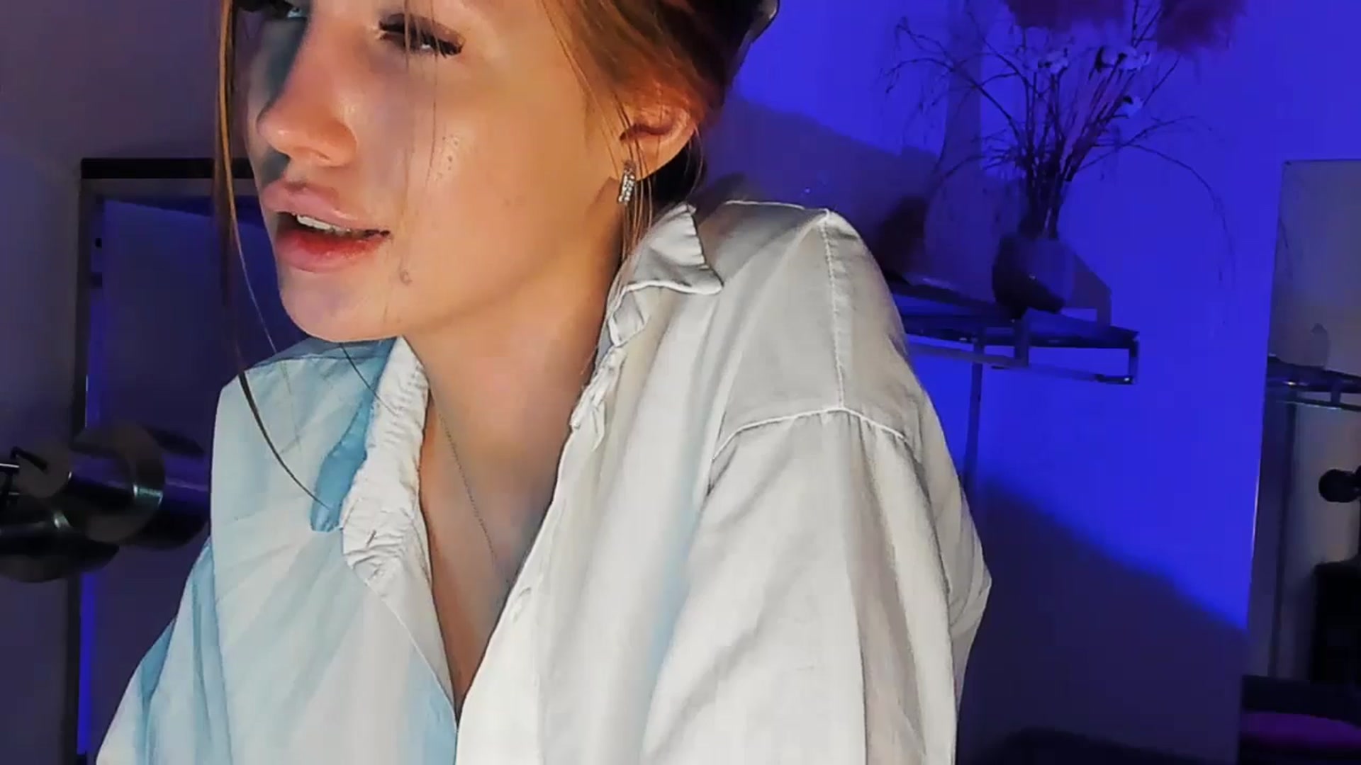 Gallery image thumbnail from LovelyGin's myfreecams stream on, 05/05/2026, 20:28 image 2 of 20