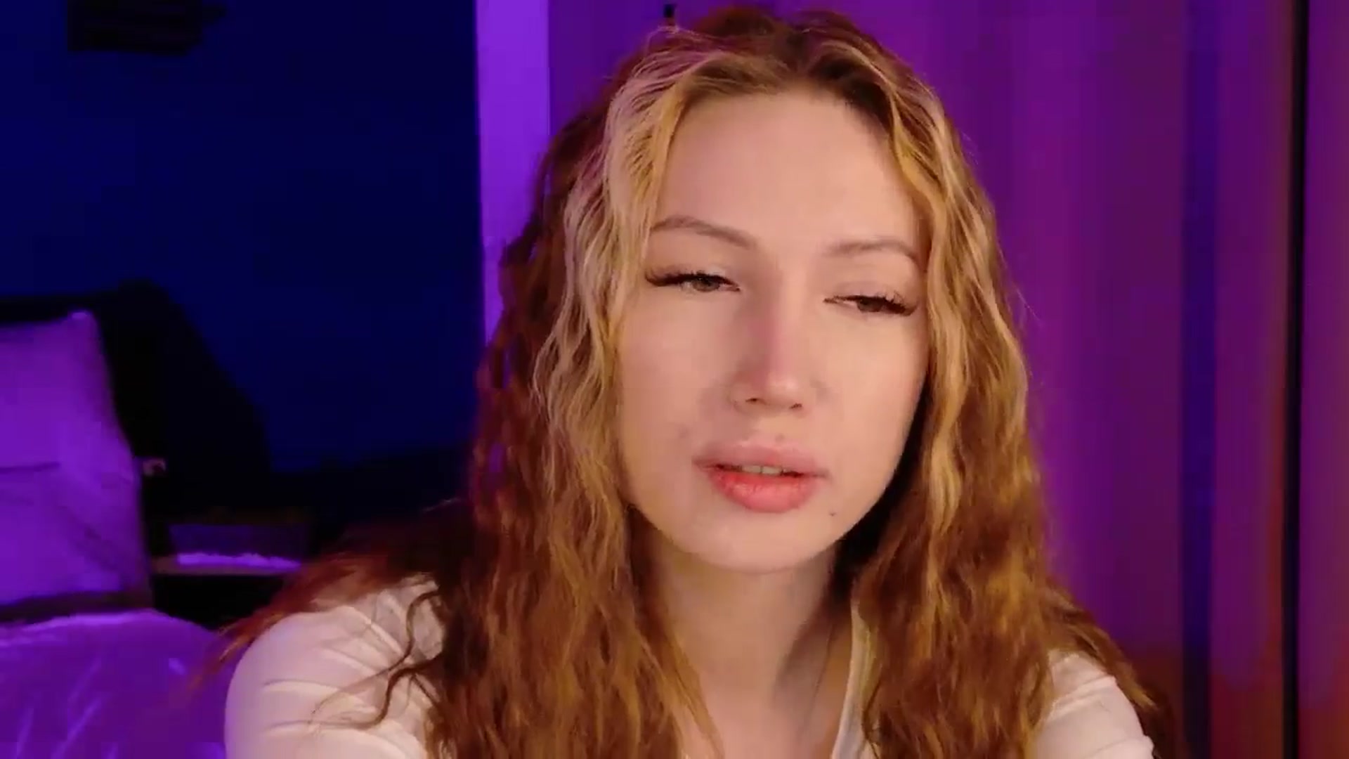 Gallery image thumbnail from LovelyGin's myfreecams stream on, 05/06/2026, 17:41 image 14 of 20