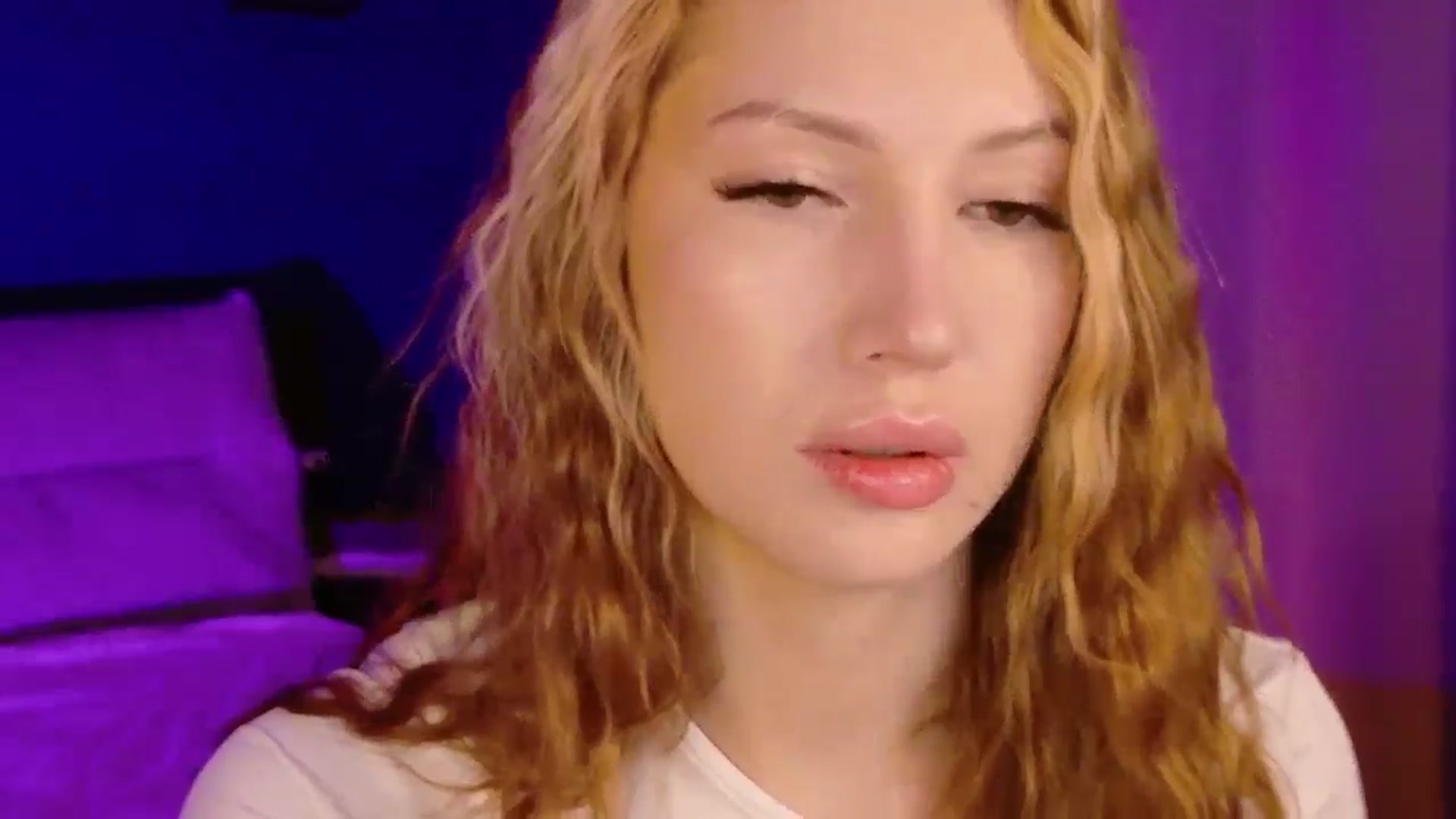 Gallery image thumbnail from LovelyGin's myfreecams stream on, 05/06/2026, 17:41 image 4 of 20