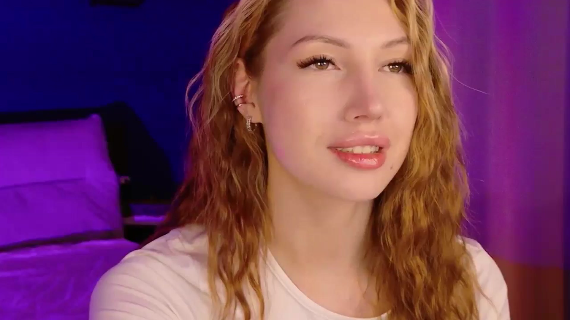 Gallery image thumbnail from LovelyGin's myfreecams stream on, 05/06/2026, 17:41 image 1 of 20