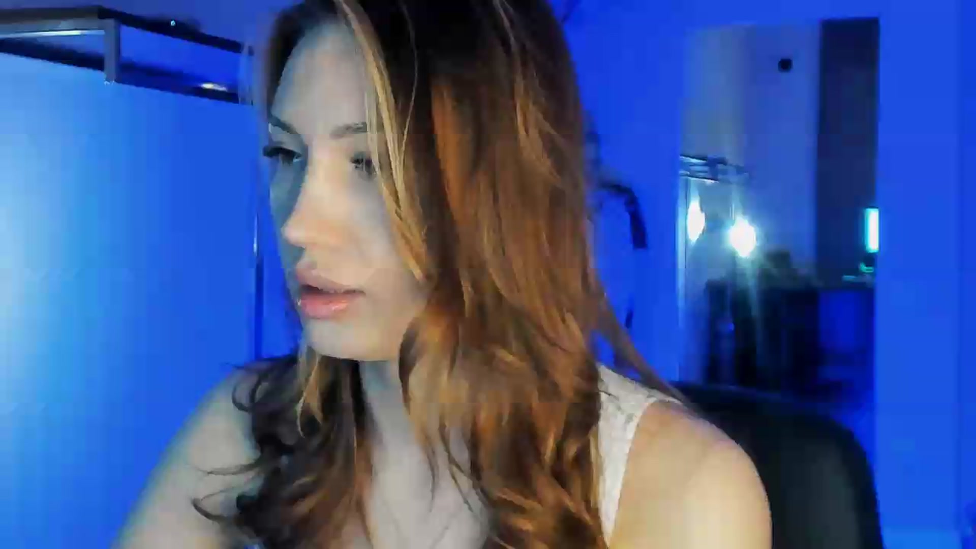 Gallery image thumbnail from LovelyGin's myfreecams stream on, 05/12/2026, 17:06 image 4 of 20