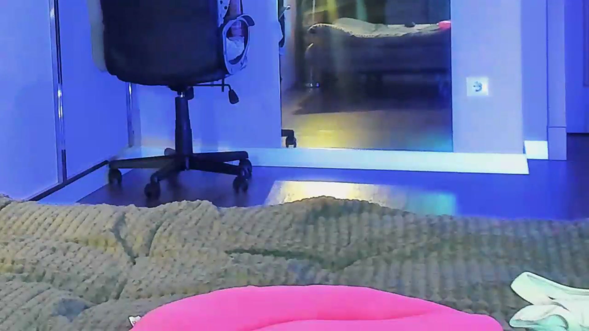Gallery image thumbnail from LovelyGin's myfreecams stream on, 05/12/2026, 18:55 image 12 of 20