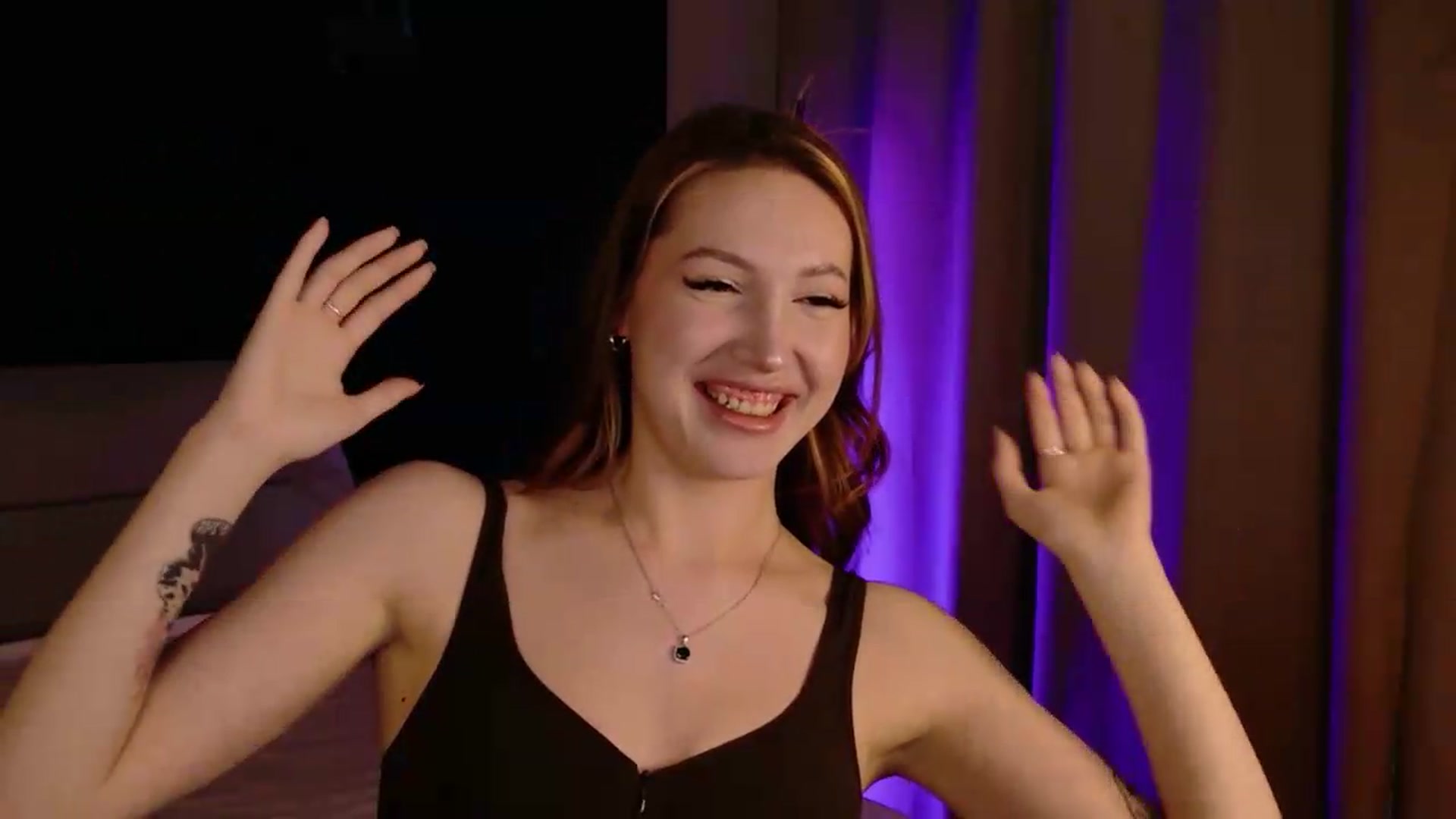 Gallery image thumbnail from LovelyGin's myfreecams stream on, 05/14/2026, 16:49 image 9 of 20